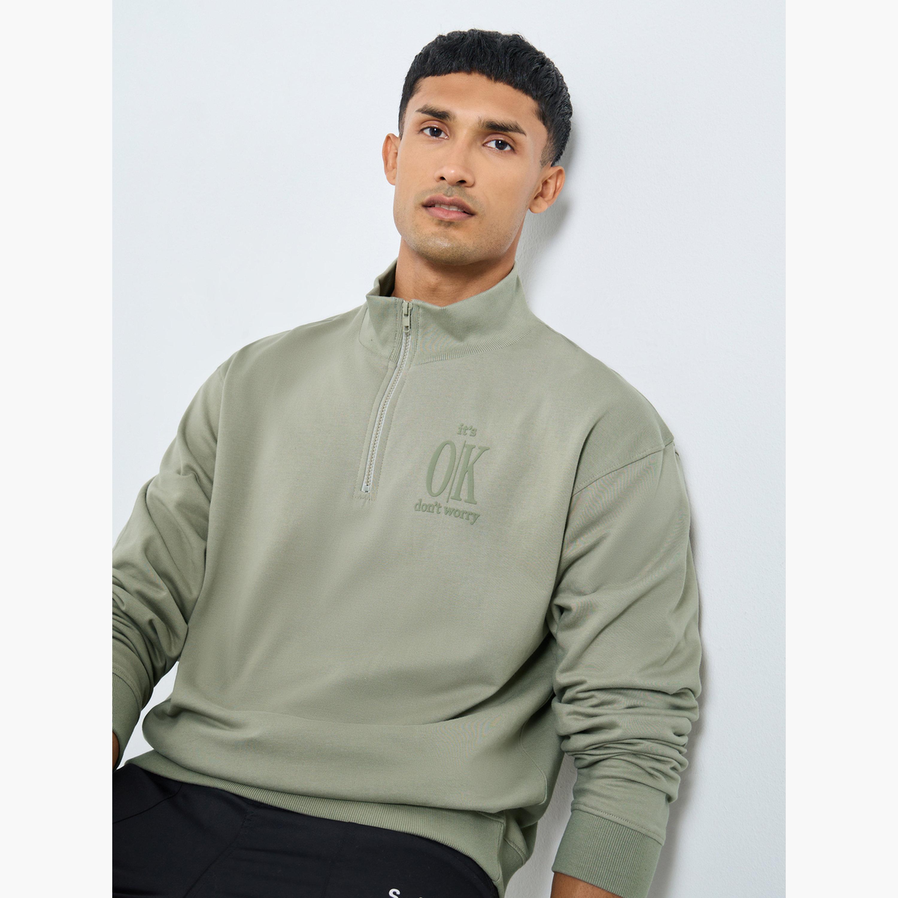 ستايلي - سويت شيرت بنصف سحاب طبعة شعار كاكي للرجال -men-winterwear-hoodiesandsweatshirts-image-3