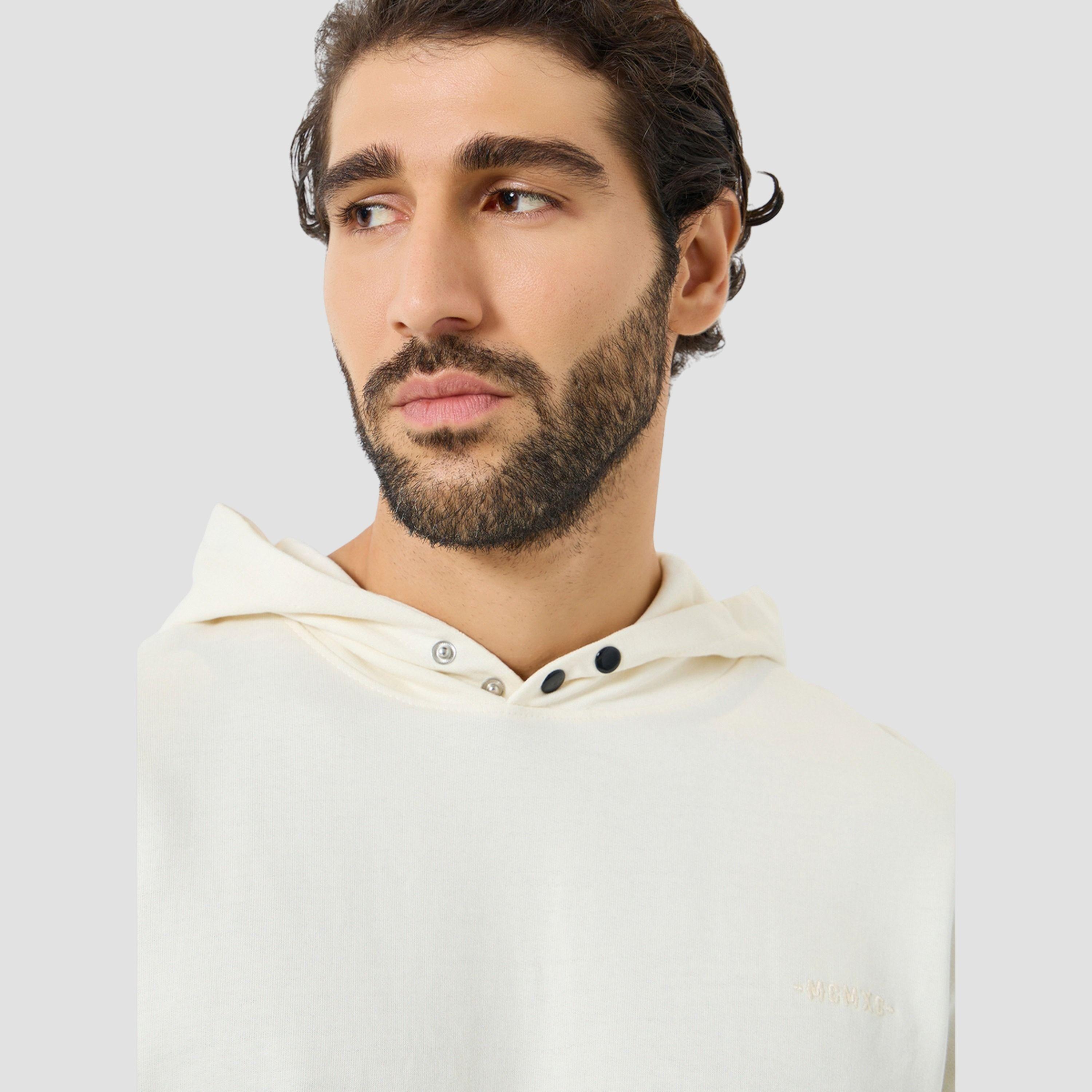 ستايلي - هودي مريح مطرز باللون الكريمي للرجال -men-winterwear-hoodiesandsweatshirts-image-4