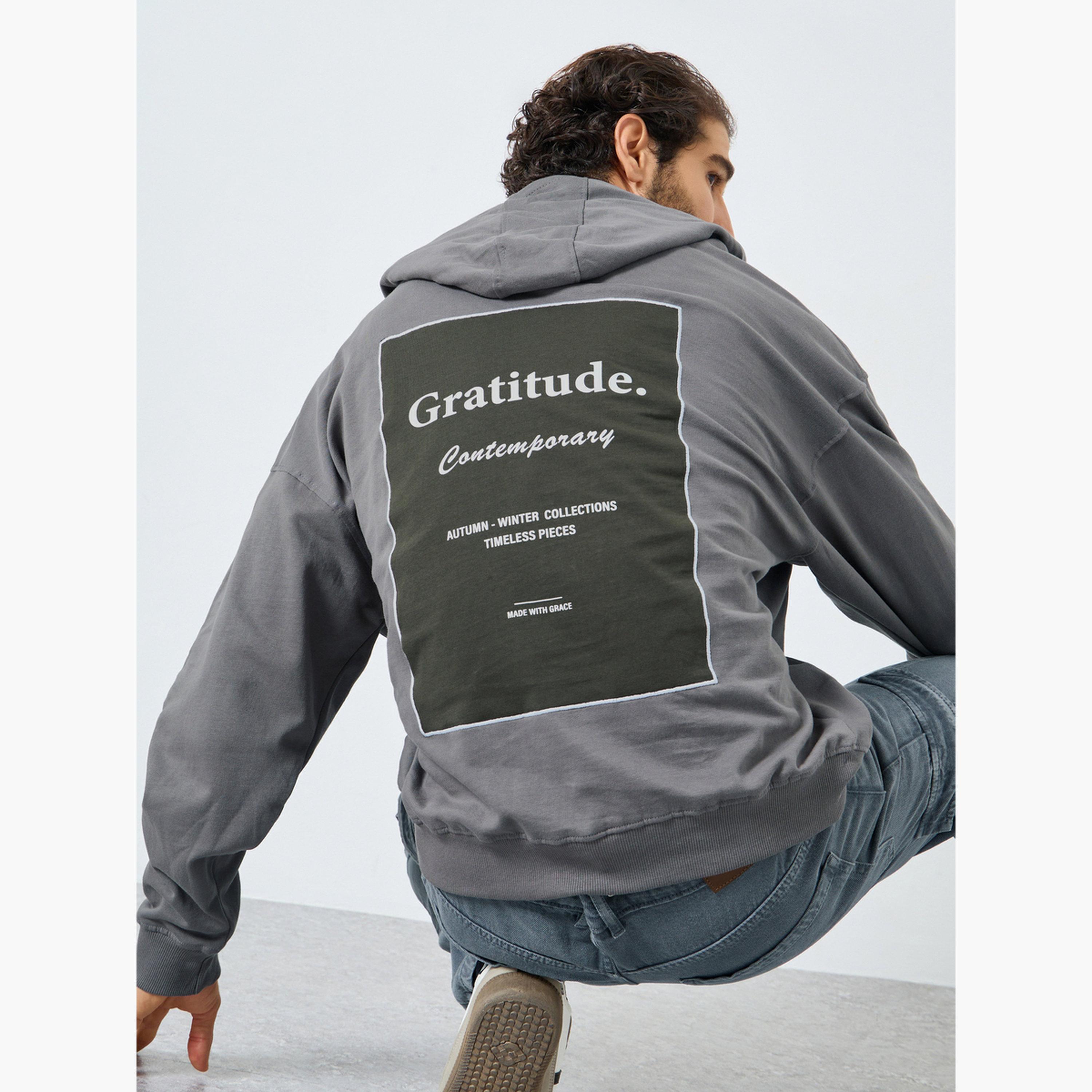 ستايلي - هودي رمادي مطبوع تصميم واسع للرجال -men-winterwear-hoodiesandsweatshirts-image-3