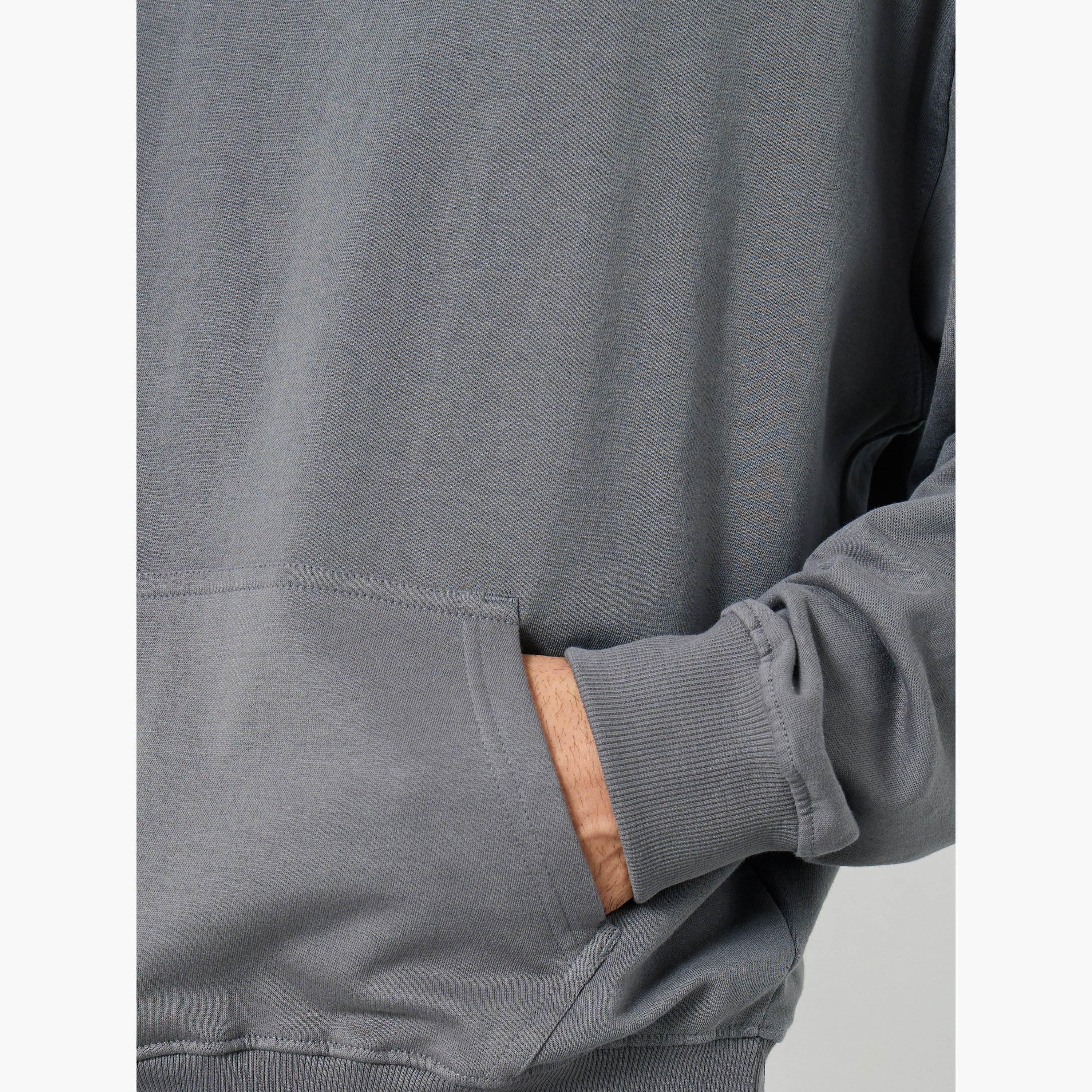 ستايلي - هودي رمادي مطبوع تصميم واسع للرجال -men-winterwear-hoodiesandsweatshirts-image-4