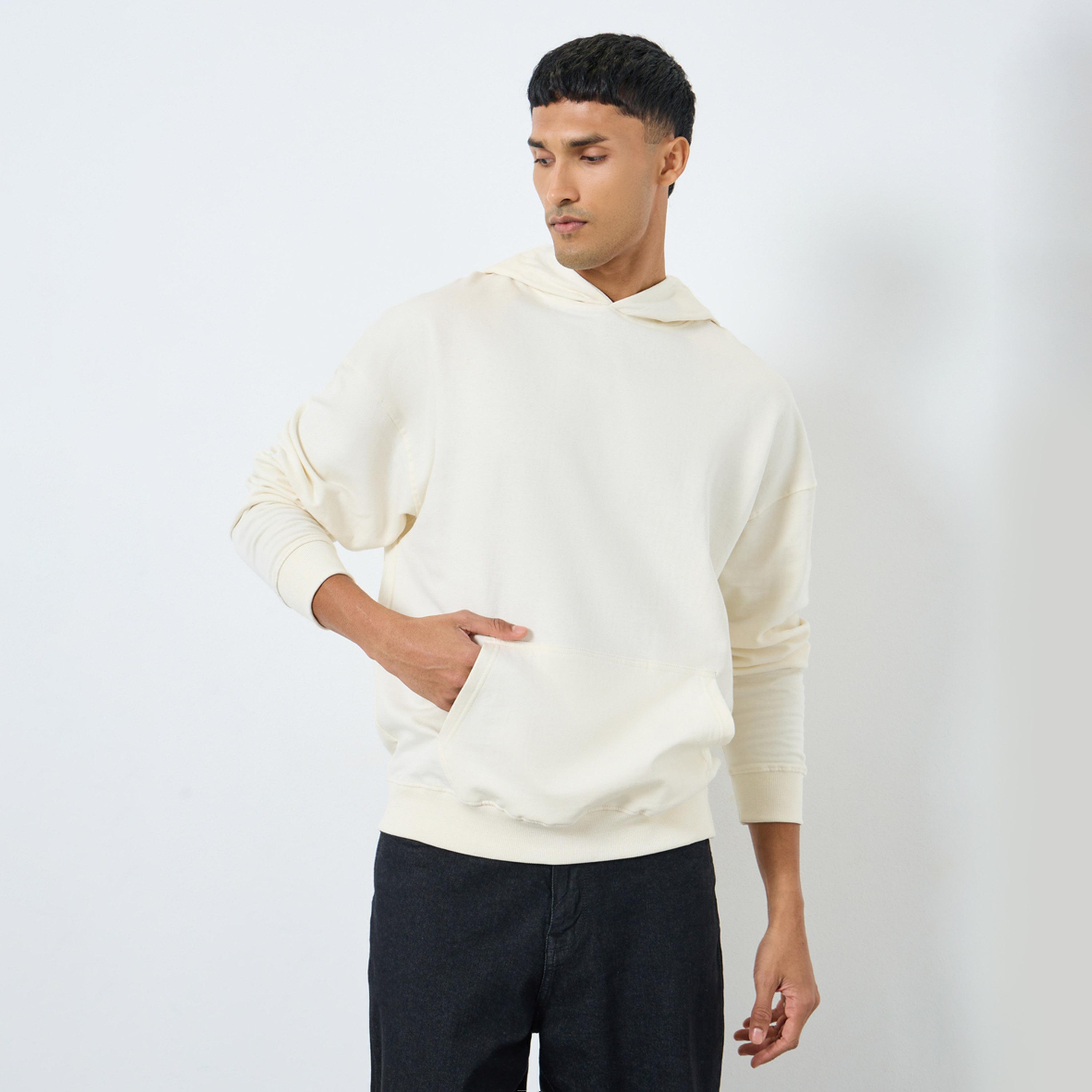 ستايلي - هودي حجم كبير بطبعة جرافيكية كريمية-men-winterwear-hoodiesandsweatshirts-image-1