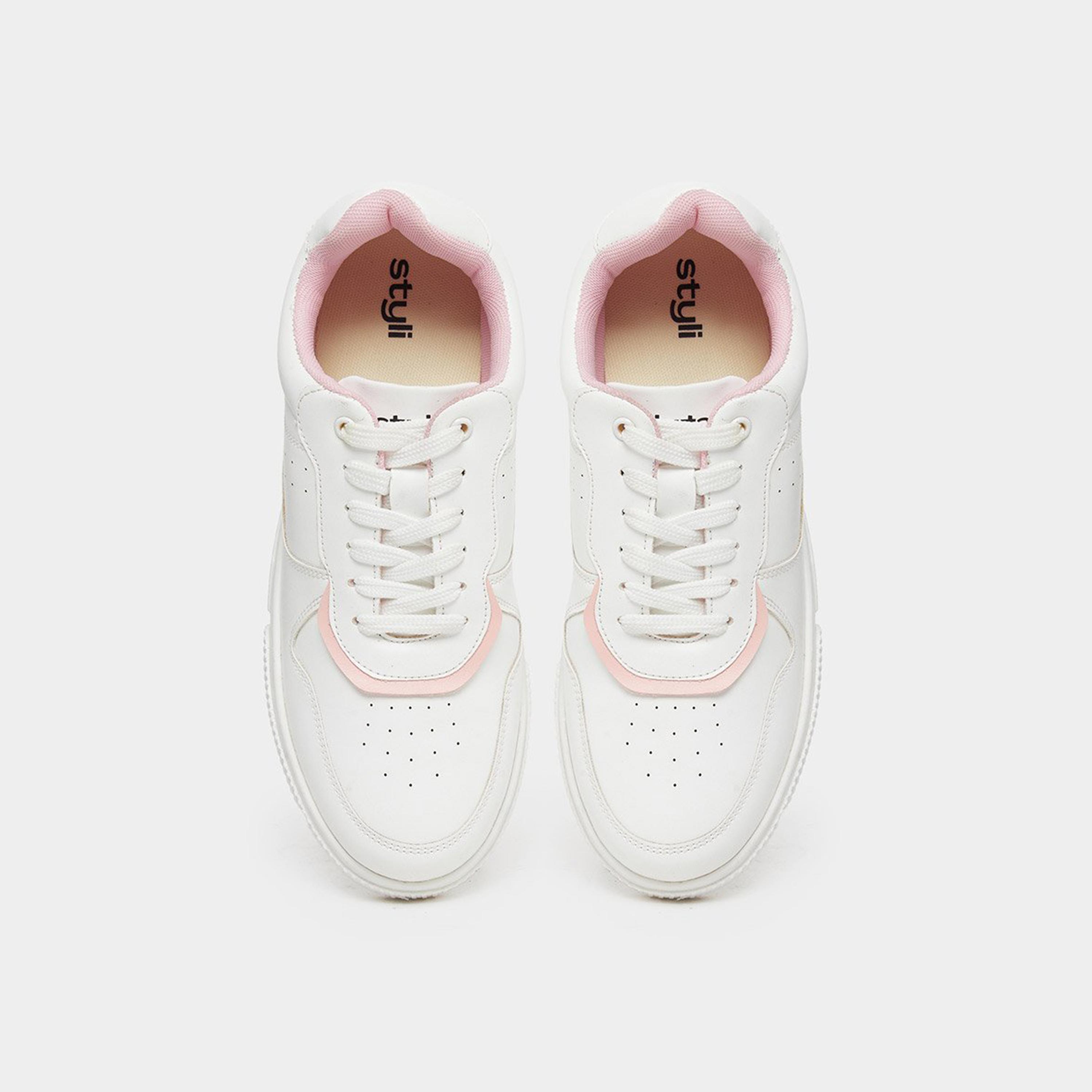 ستايلي - حذاء رياضي أبيض برباط ونعل سميك-women-shoes-sneakers-image-5