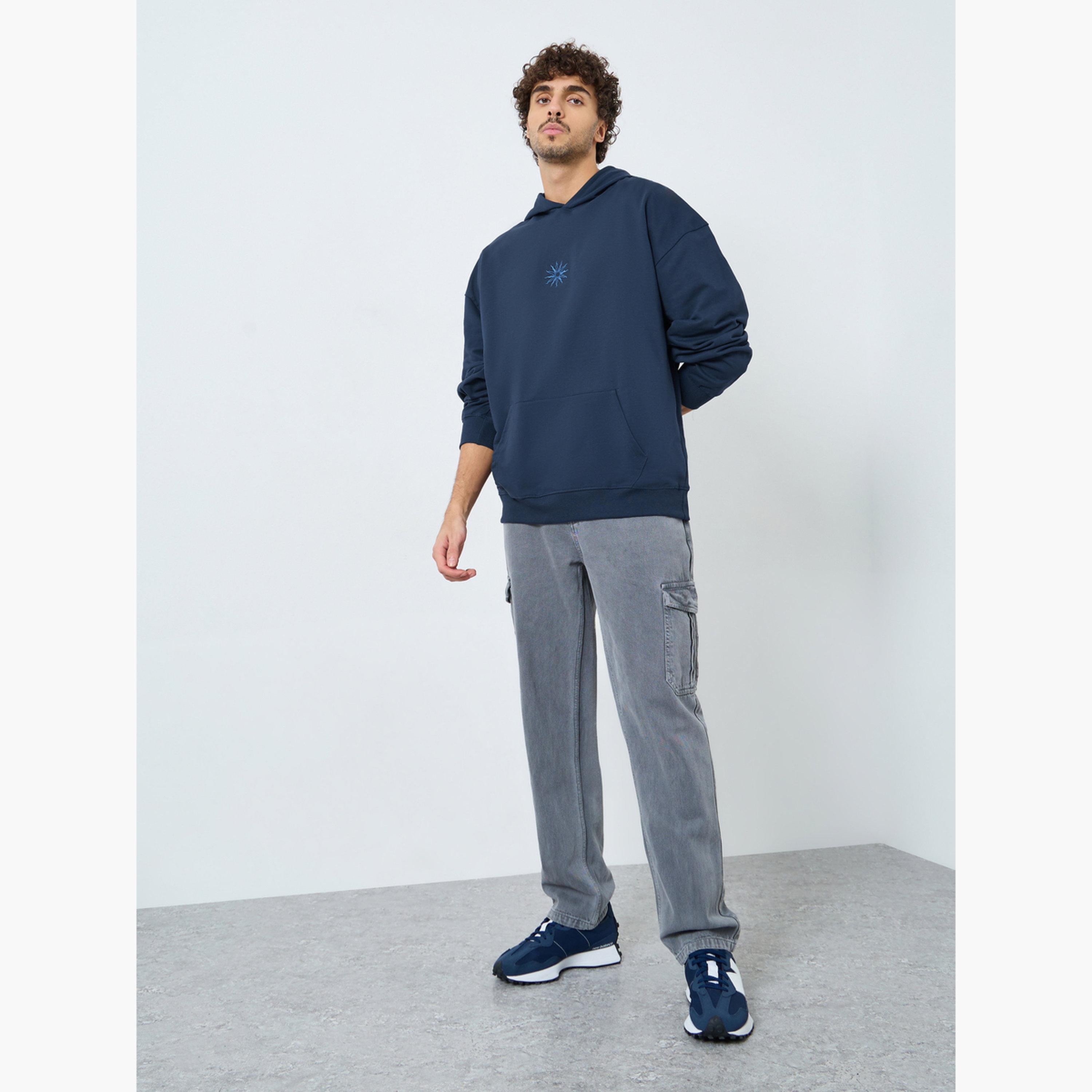 ستايلي - هودي تيري حجم كبير مع تفاصيل تطريز-men-winterwear-hoodiesandsweatshirts-image-2
