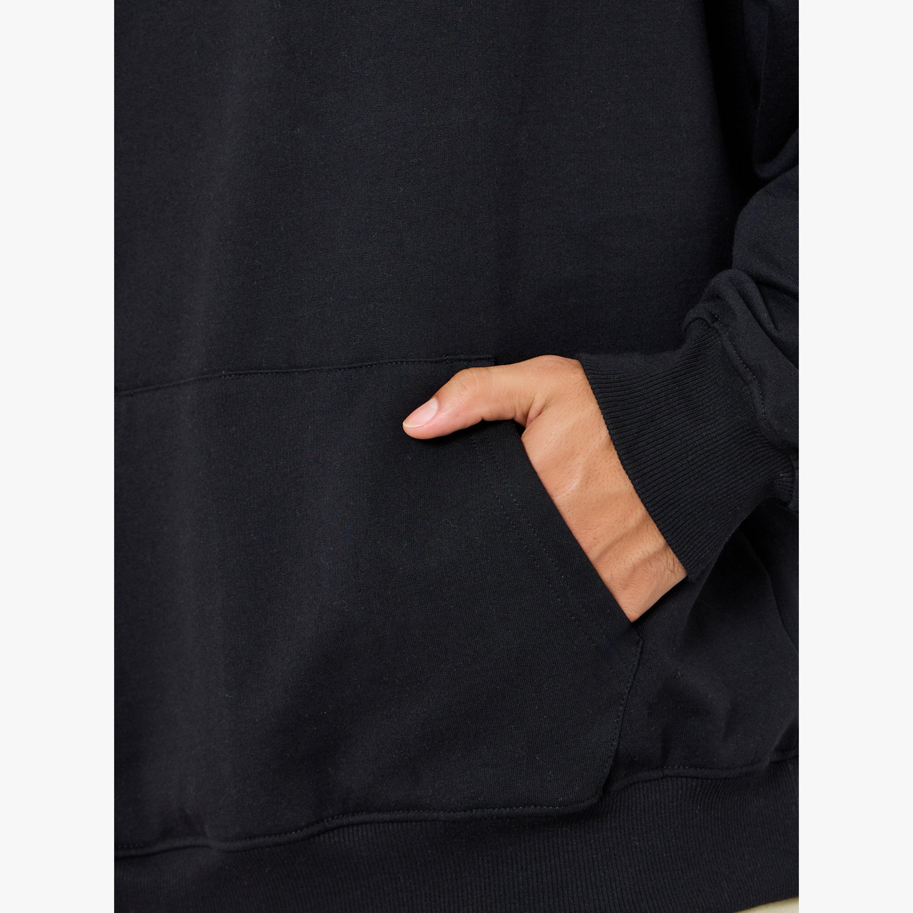 هودي مطرز بطبعة جرافيك-men-clothing-hoodiesandsweatshirts-image-3
