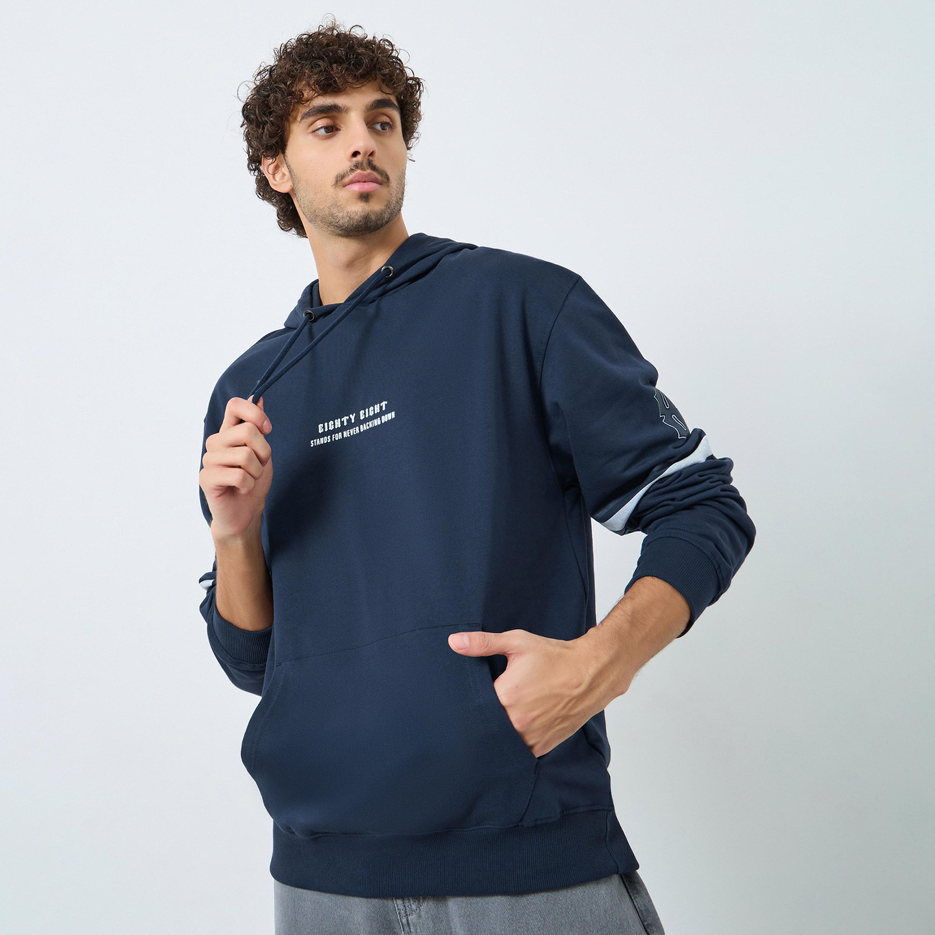ستايلي - هودي بطبعة جرافيكية لون أزرق الداكن-men-winterwear-hoodiesandsweatshirts-image-1