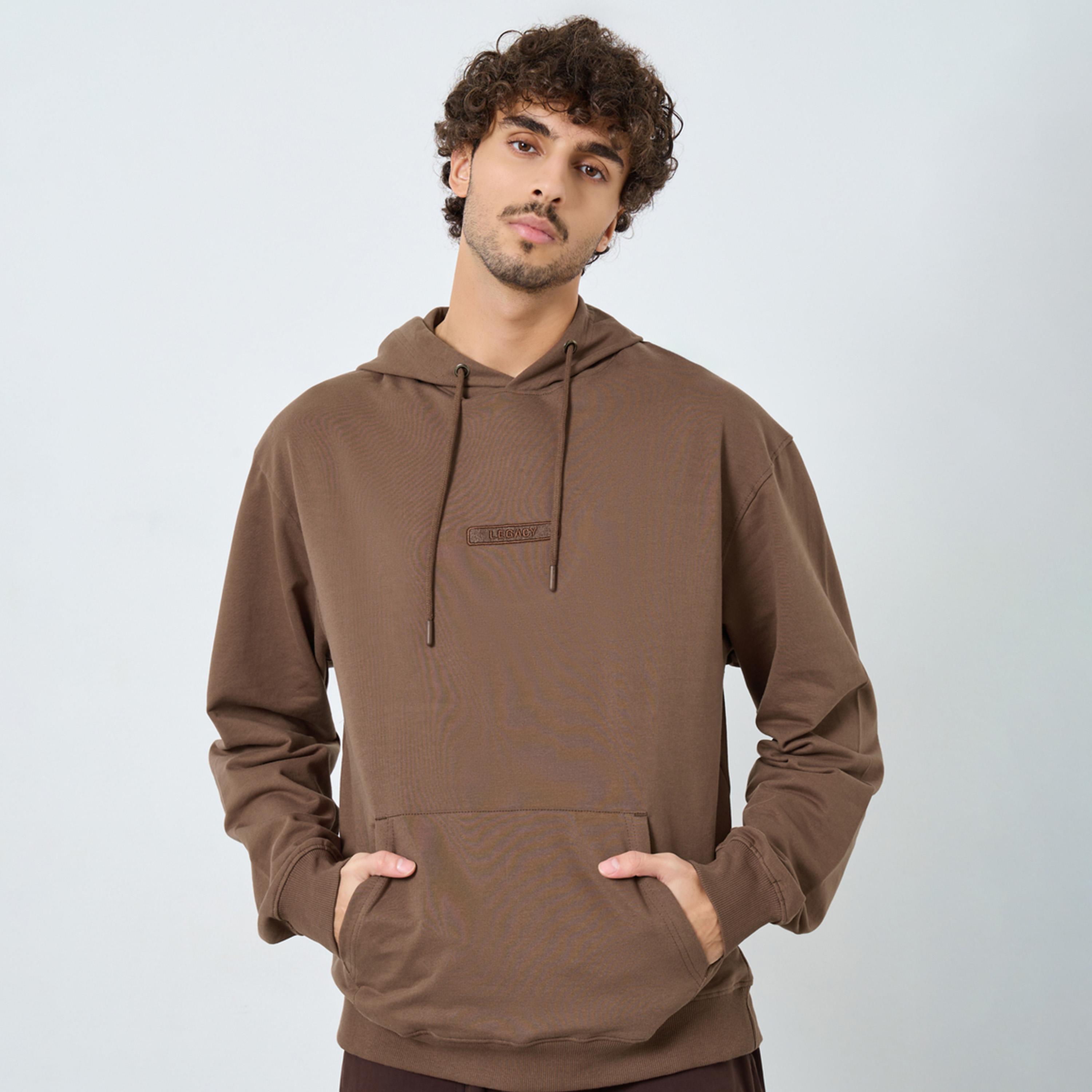 ستايلي - هودي رجالي مريح مطرز لون بني-men-winterwear-hoodiesandsweatshirts-image-1