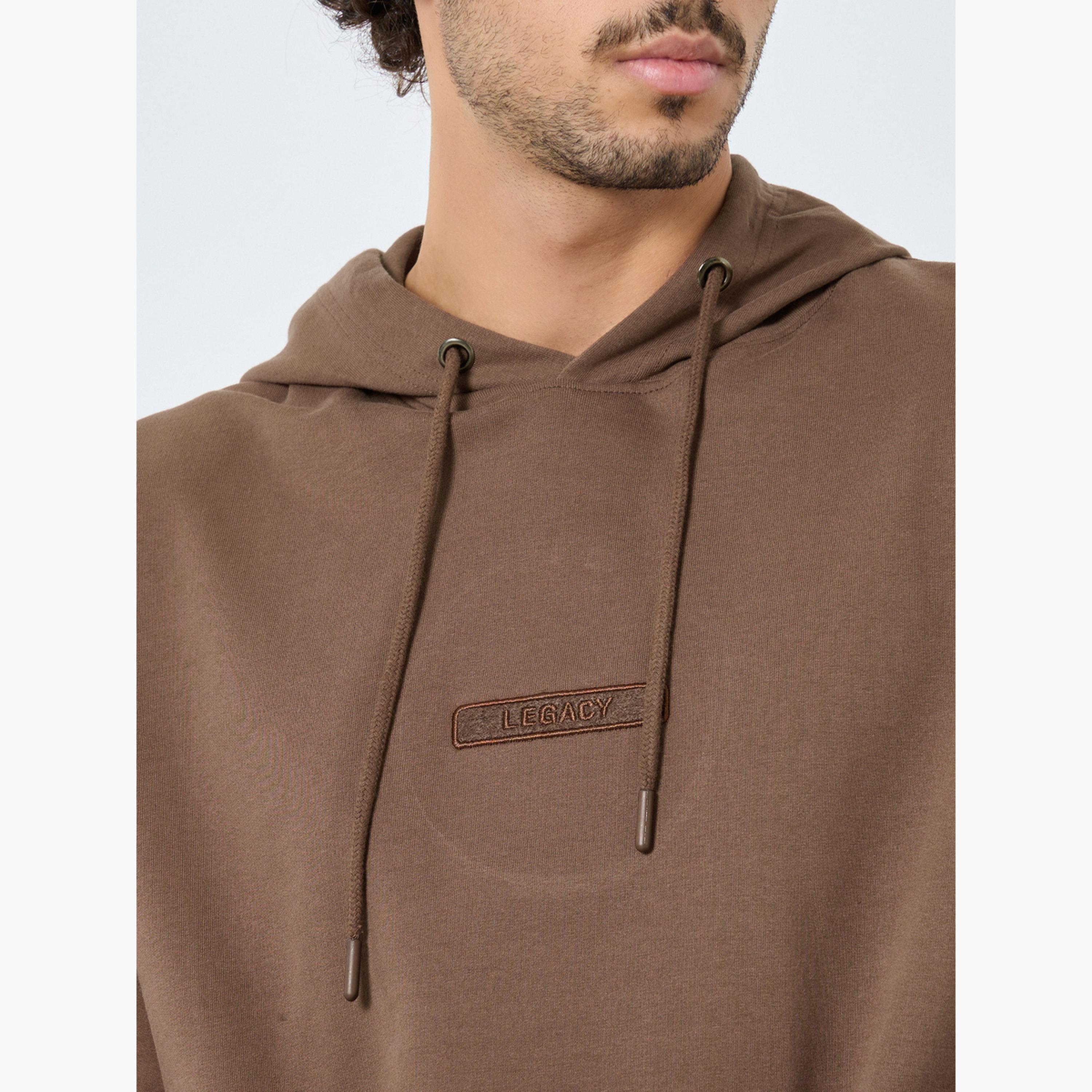 ستايلي - هودي رجالي مريح مطرز لون بني-men-winterwear-hoodiesandsweatshirts-image-4