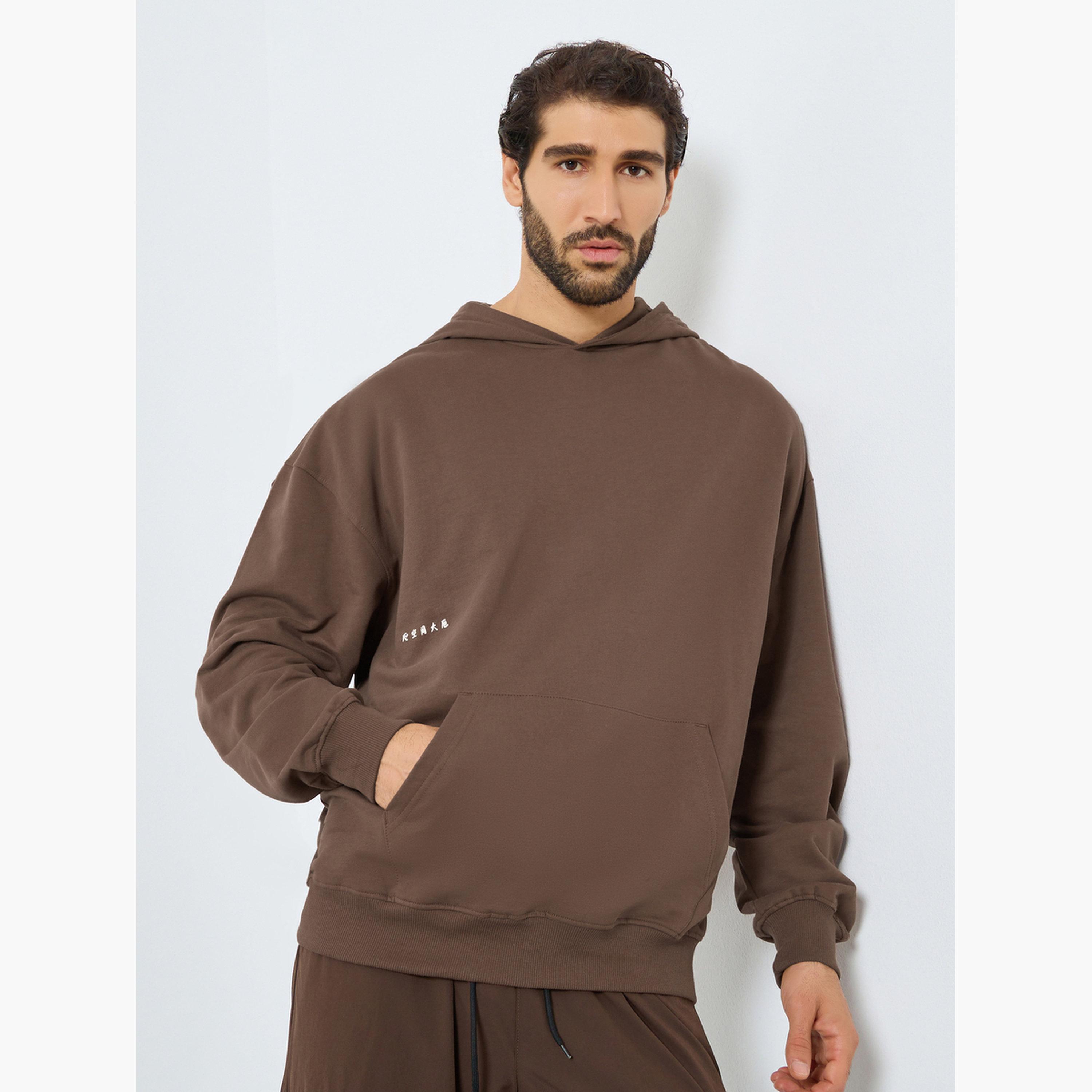 ستايلي - هودي تصميم واسع مطبوع باللون البني للرجال -men-winterwear-hoodiesandsweatshirts-image-1