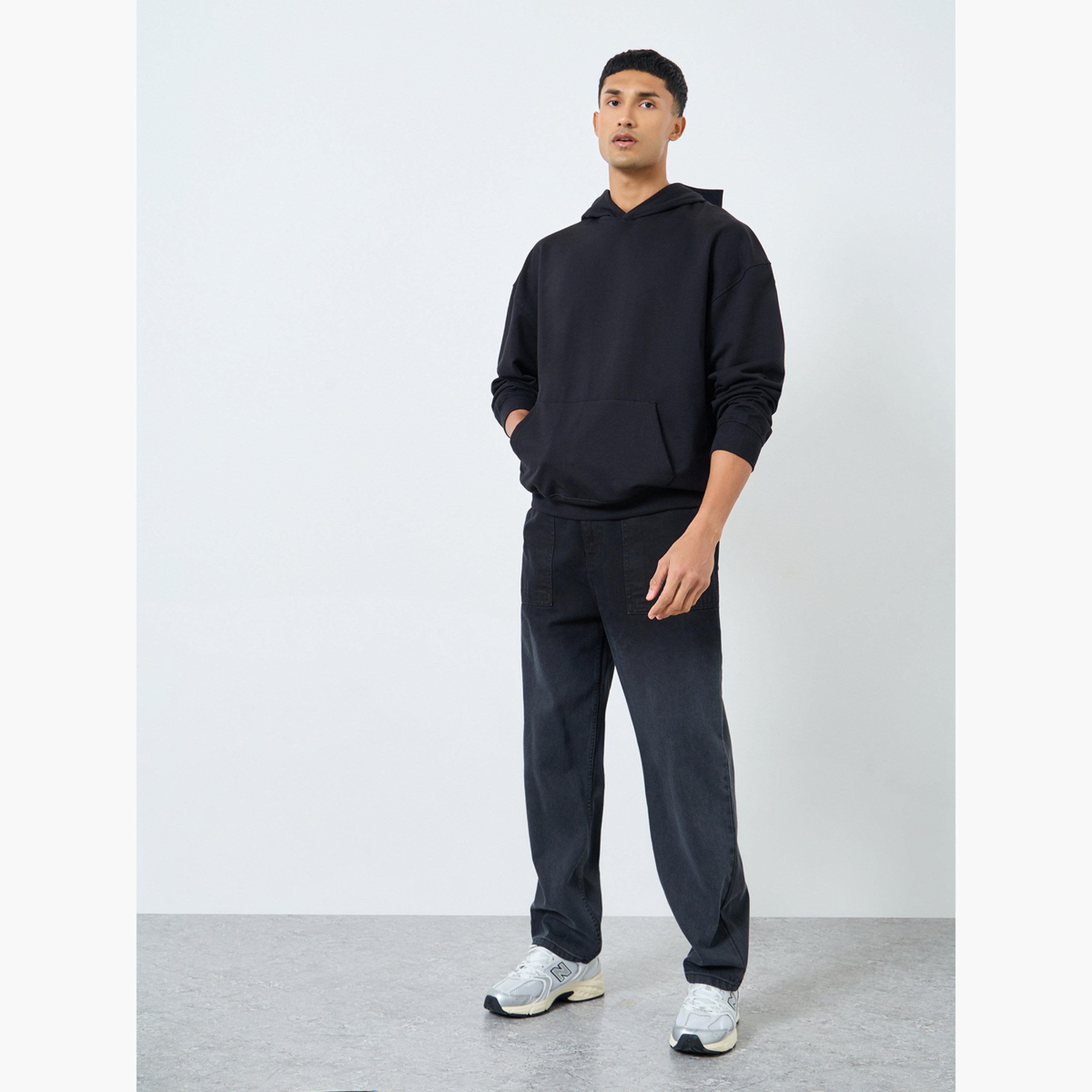 ستايلي - هودي تصميم واسع مطبوع باللون الأسود للرجال -men-winterwear-hoodiesandsweatshirts-image-2