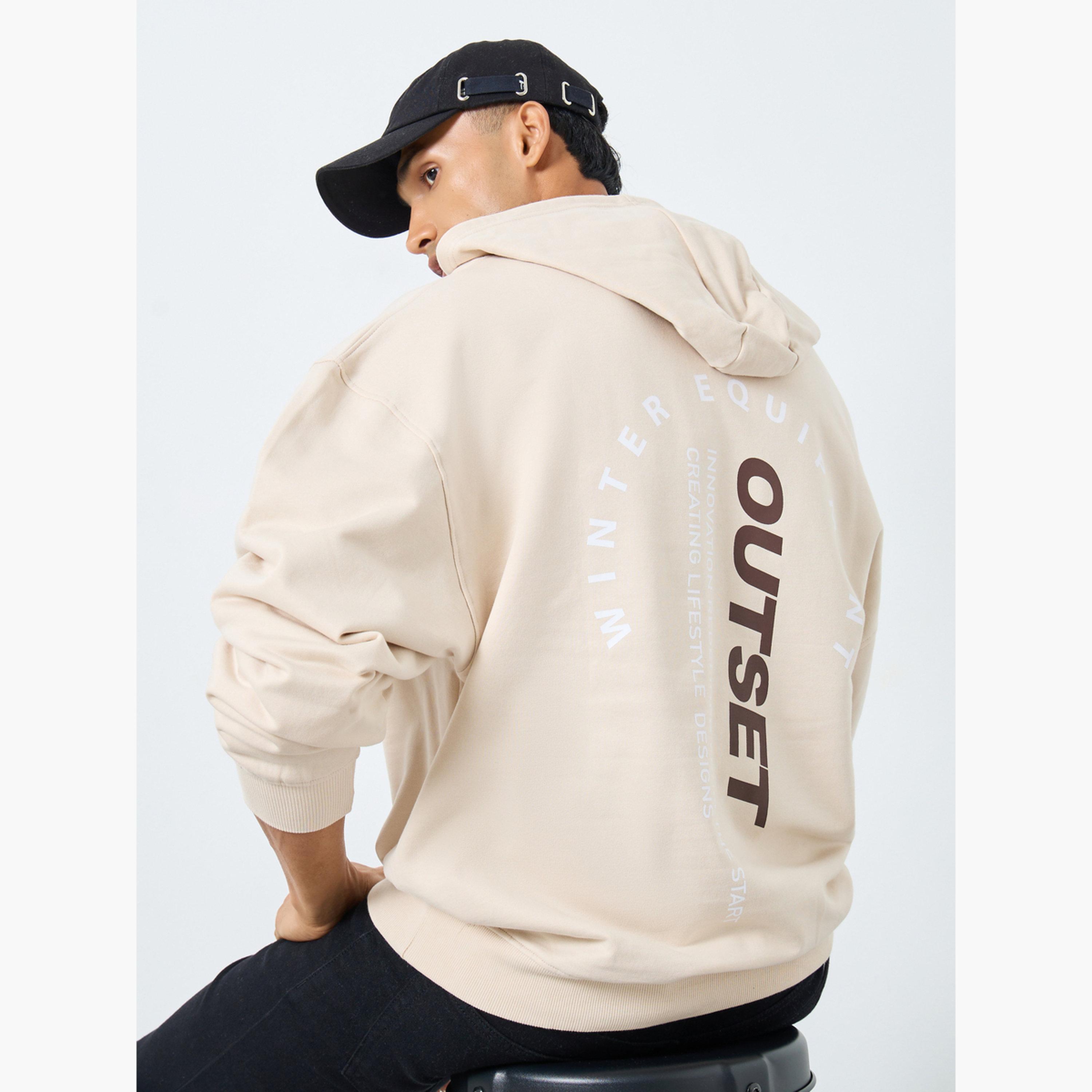 ستايلي - هودي بطبعة شعار من الخلف حجم كبير لون أبيض العاجي-men-winterwear-hoodiesandsweatshirts-image-3