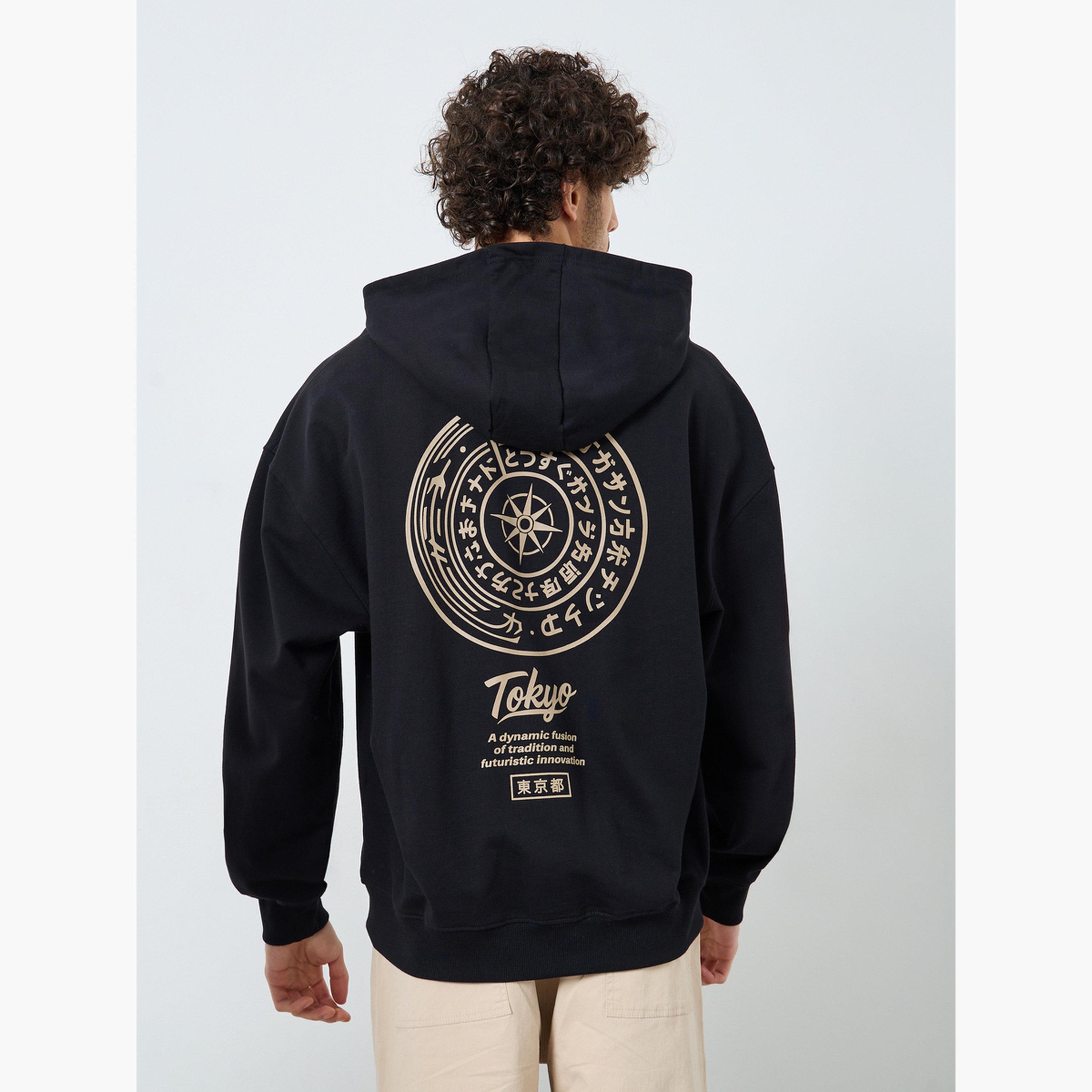 ستايلي - هودي رجالي صوف أسود بطبعة طوكيو كبير الحجم-men-winterwear-hoodiesandsweatshirts-image-4
