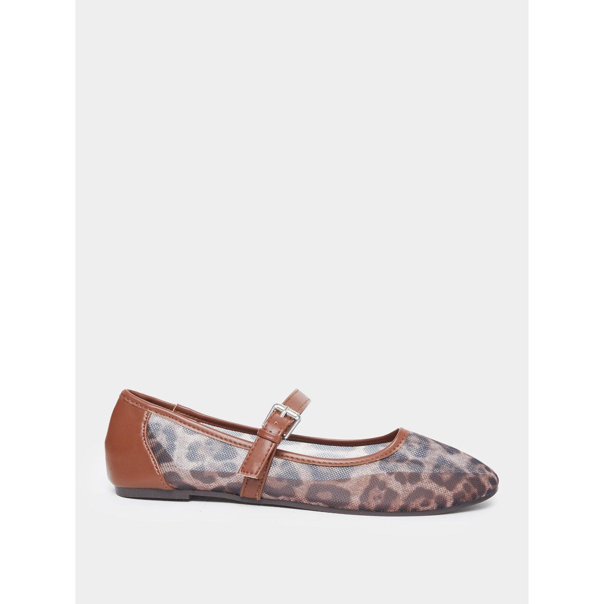 حذاء بطبعة حيوان مع تفاصيل إبزيم-women-shoes-ballerinas-image-2