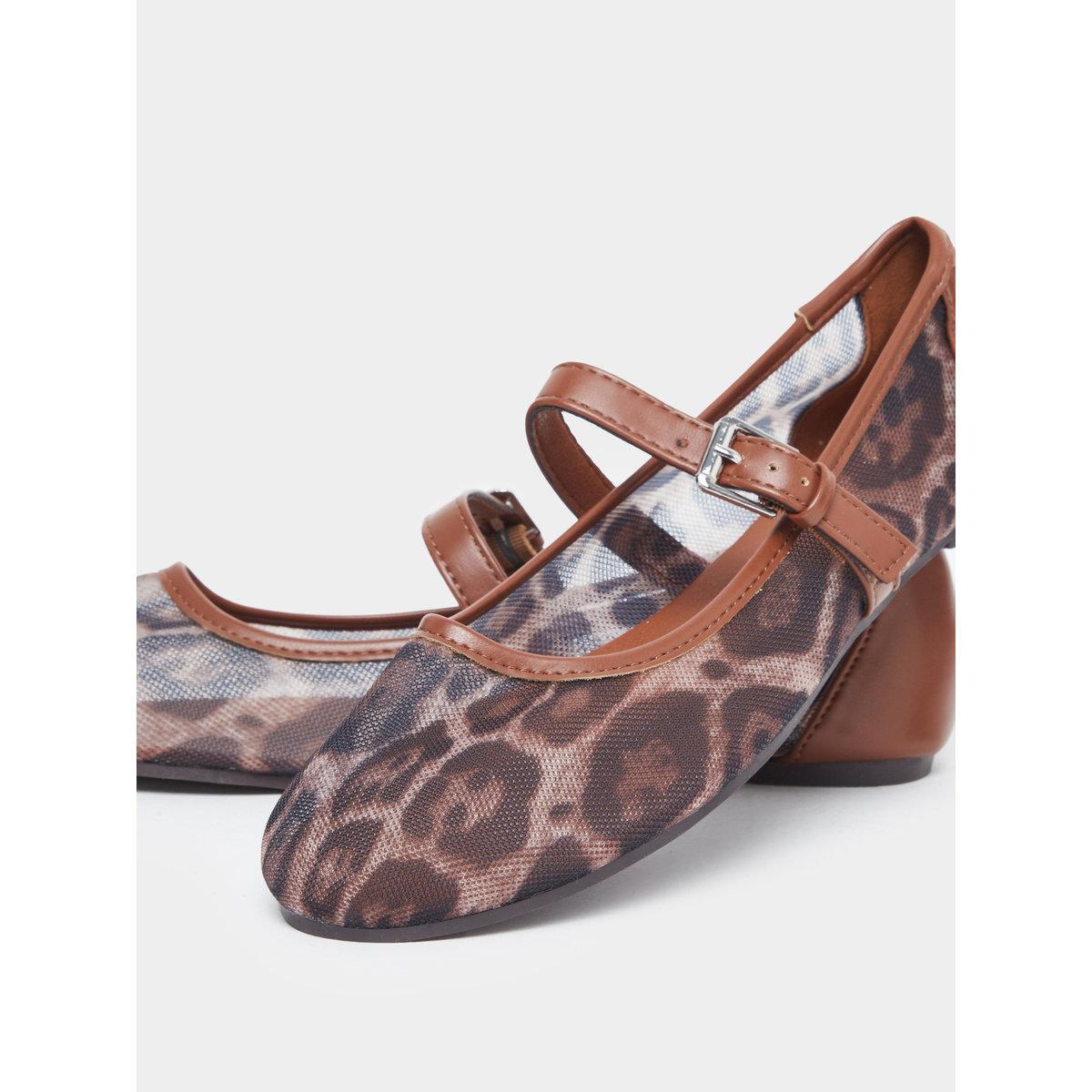 حذاء بطبعة حيوان مع تفاصيل إبزيم-women-shoes-ballerinas-image-4