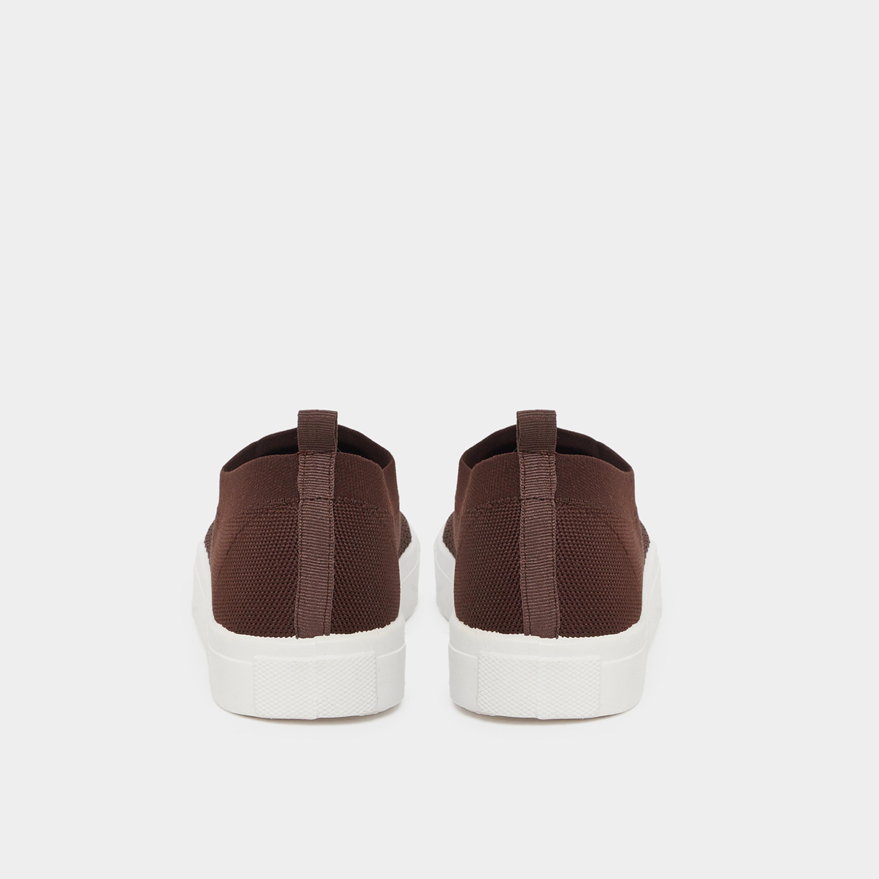 ستايلي - حذاء رياضي بني محبوك سهل الارتداء للرجال-men-shoes-sneakers-image-4