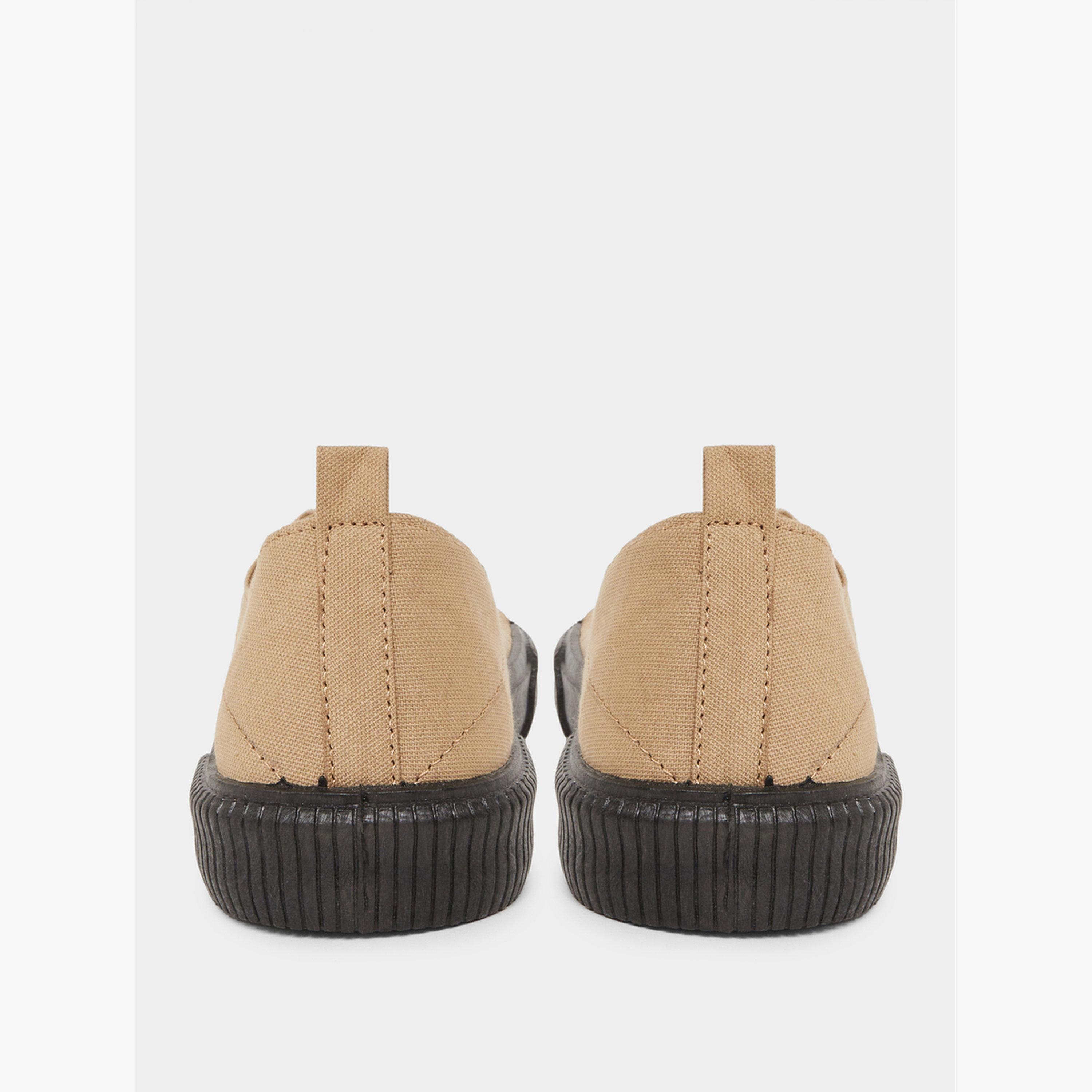 حذاء سنيكرز كانفاس بنعل أسود-men-shoes-sneakers-image-4