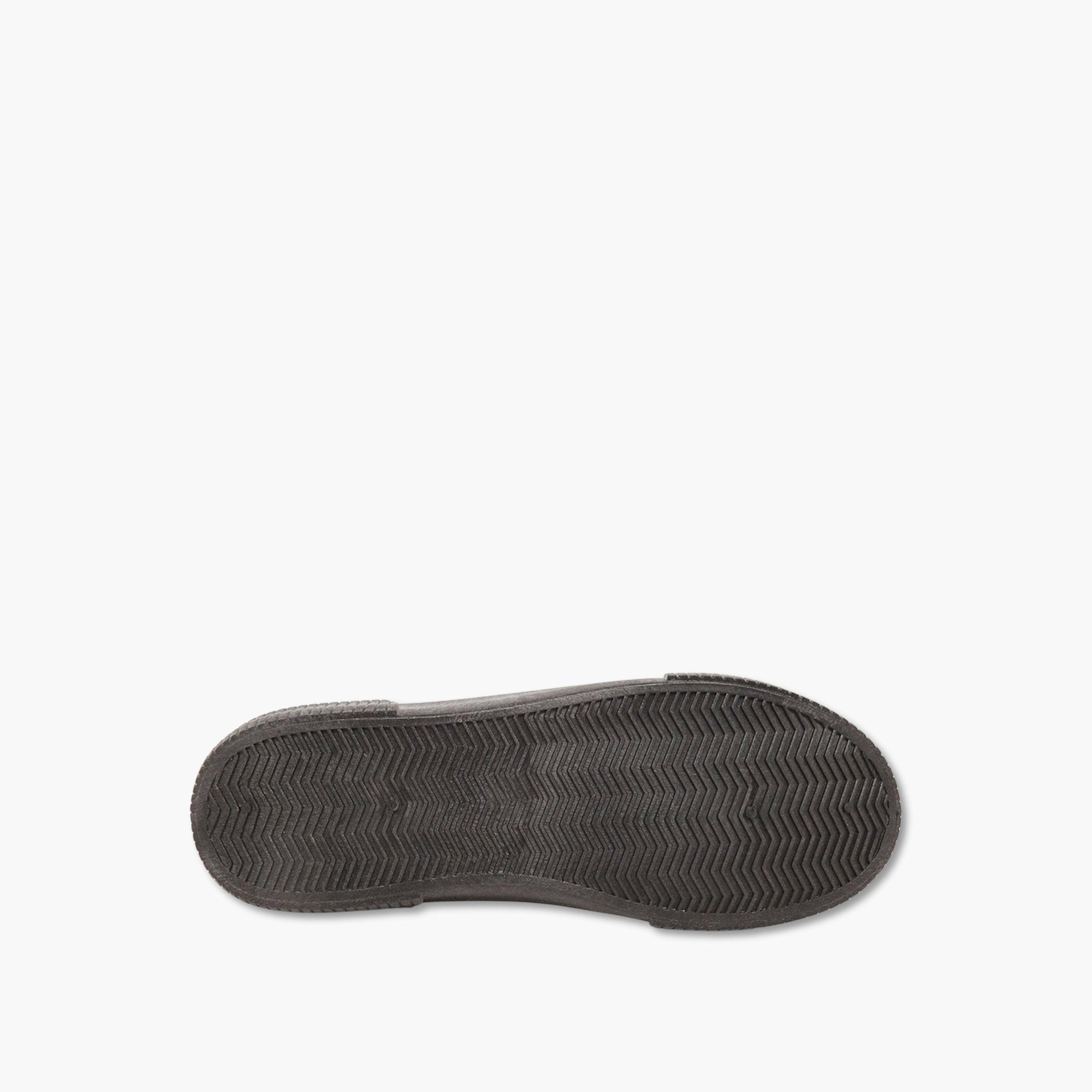 Styli Men Canvas Contrast Sole Sneakers-men-shoes-sneakers-image-6