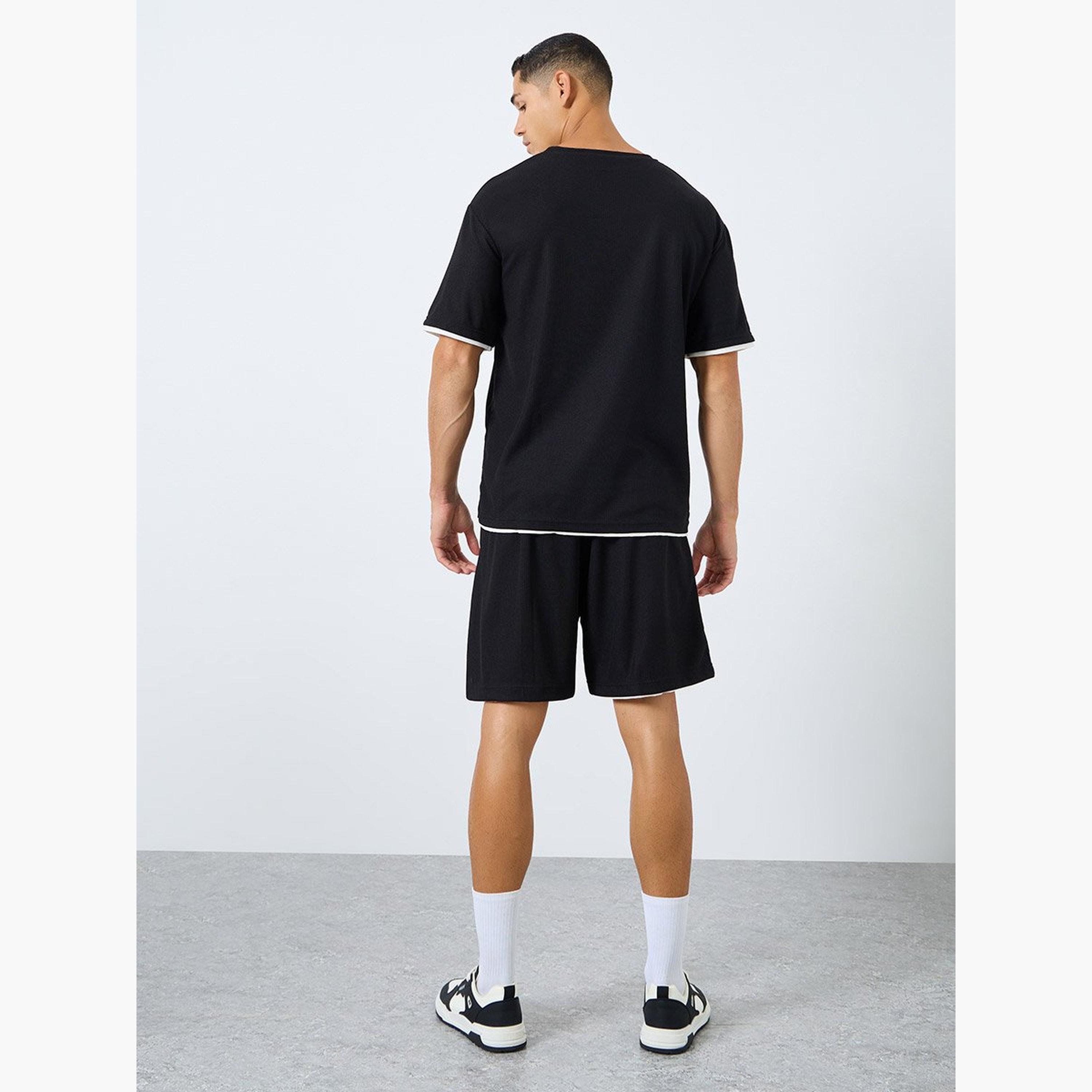 ستايلي - تي شيرت للرجال مقاس كبير بأكمام قصيرة وشورت منسق-men-clothing-coordsets-image-4