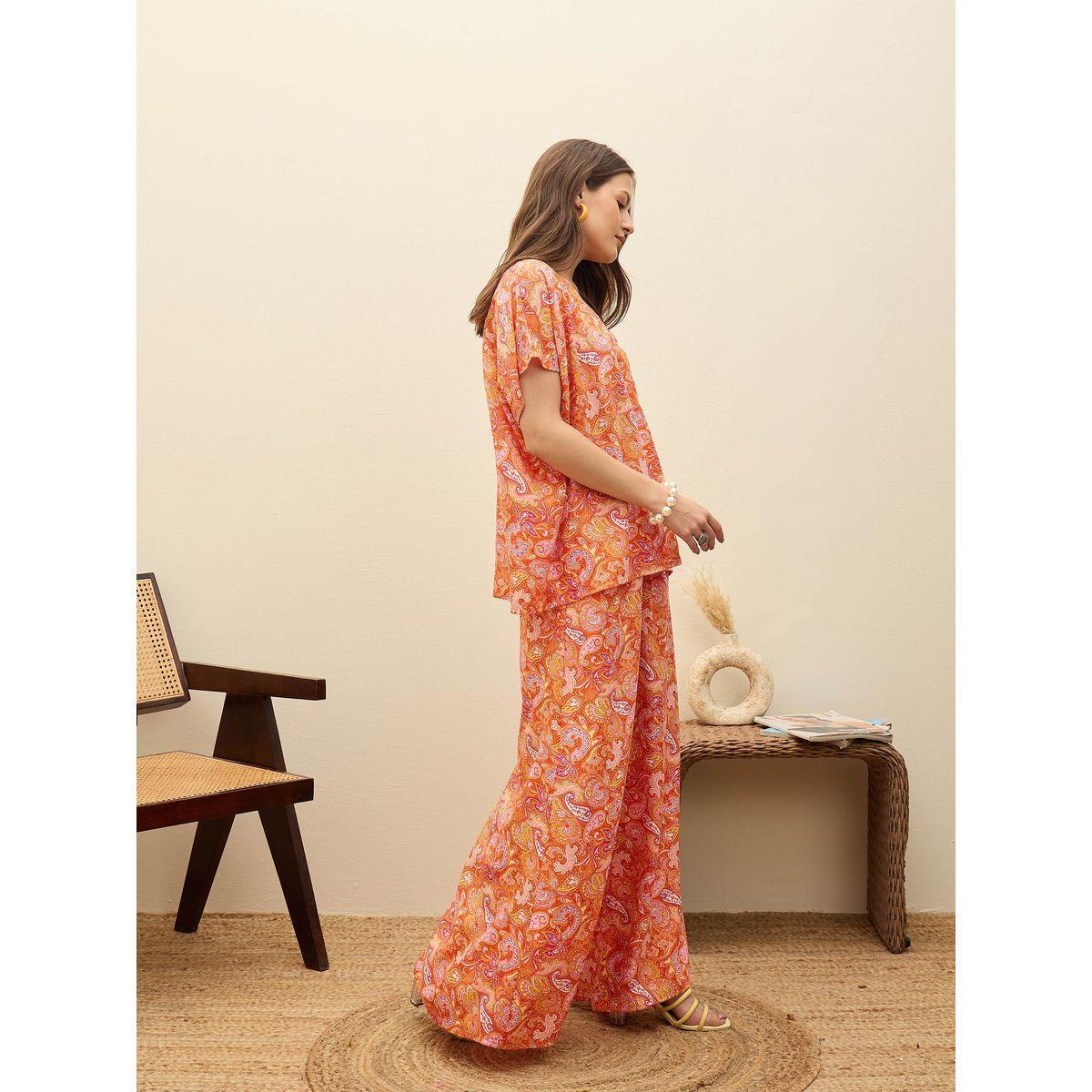 طقم منسق من بنطال وبلوزة بطبعة بيزلي-women-clothing-coordsets-image-3