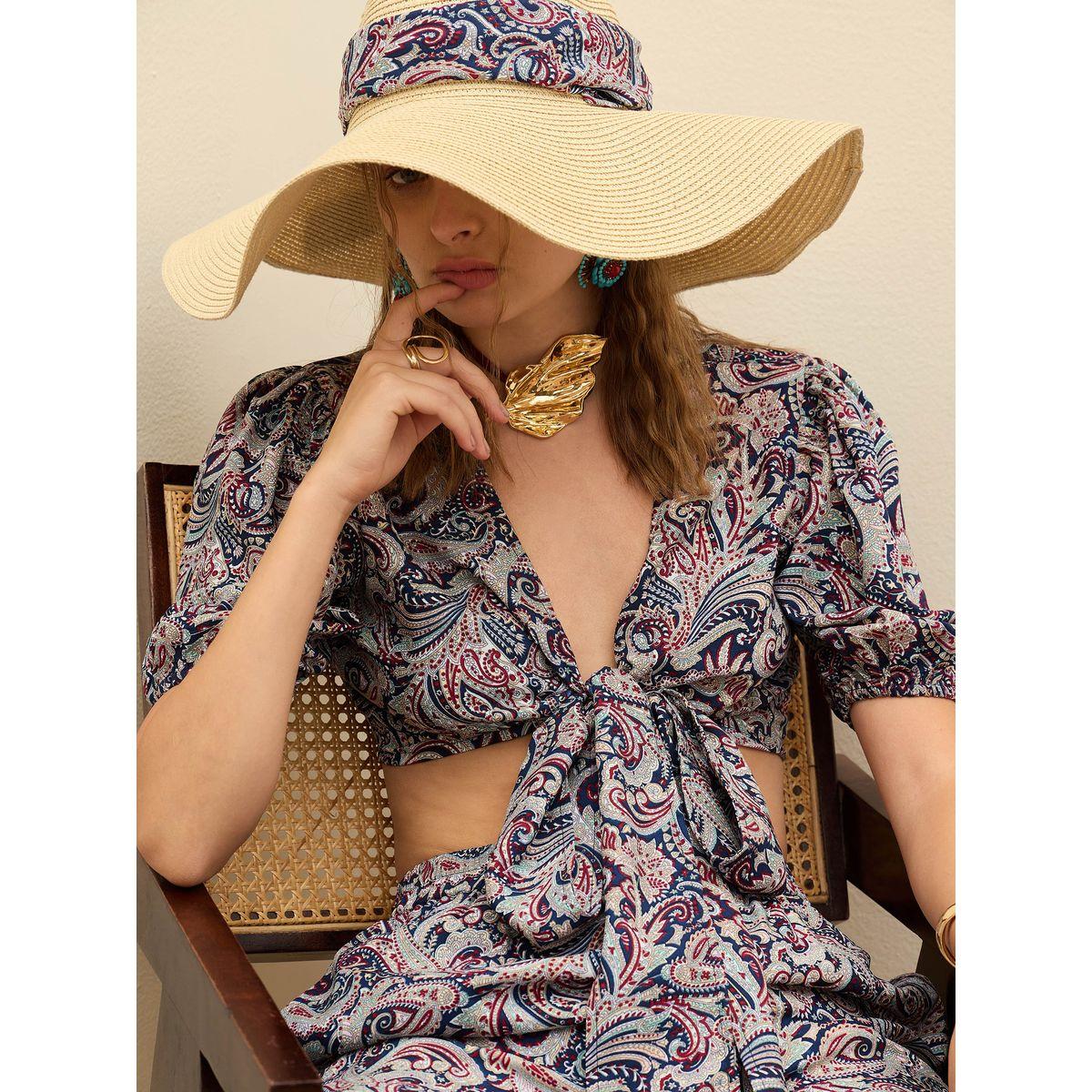 طقم منسق من بنطال وبلوزة قصيرة بطبعة بيزلي-women-clothing-coordsets-image-4
