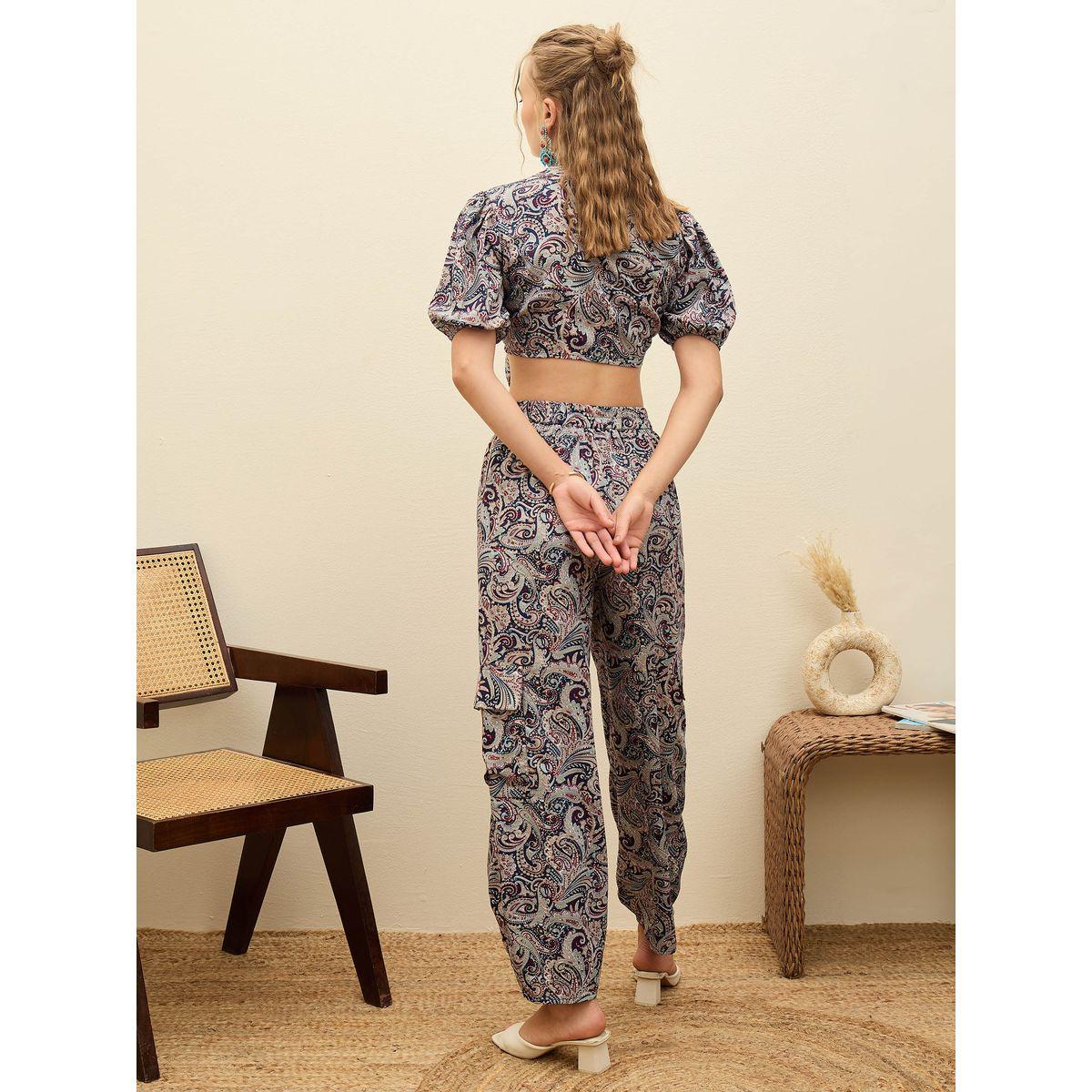 طقم منسق من بنطال وبلوزة قصيرة بطبعة بيزلي-women-clothing-coordsets-image-6