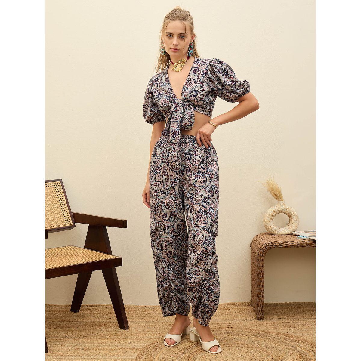 طقم منسق من بنطال وبلوزة قصيرة بطبعة بيزلي-women-clothing-coordsets-image-8