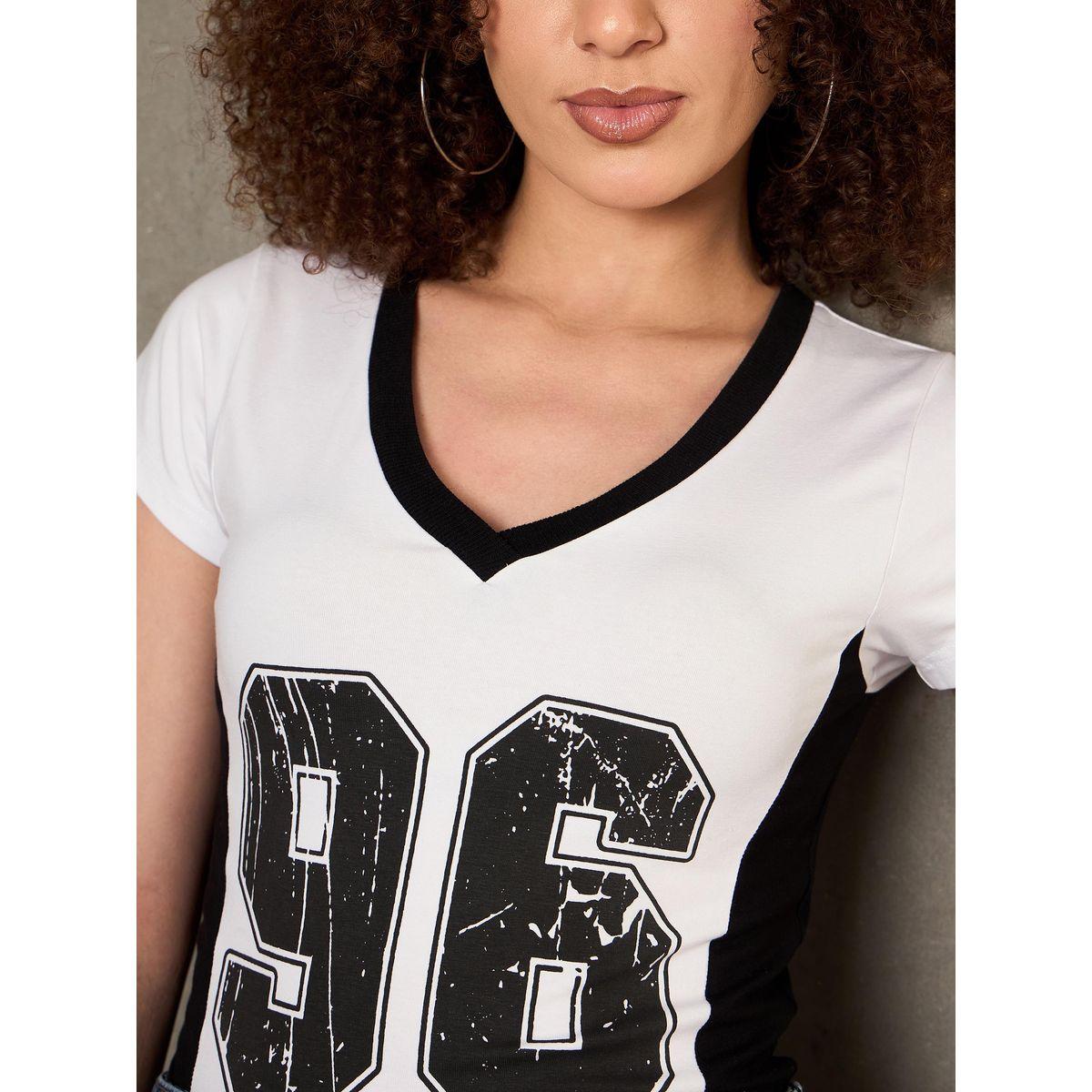 تيشيرت مُزين بطبعة وتفاصيل مُتباينة-women-clothing-tshirts-image-4