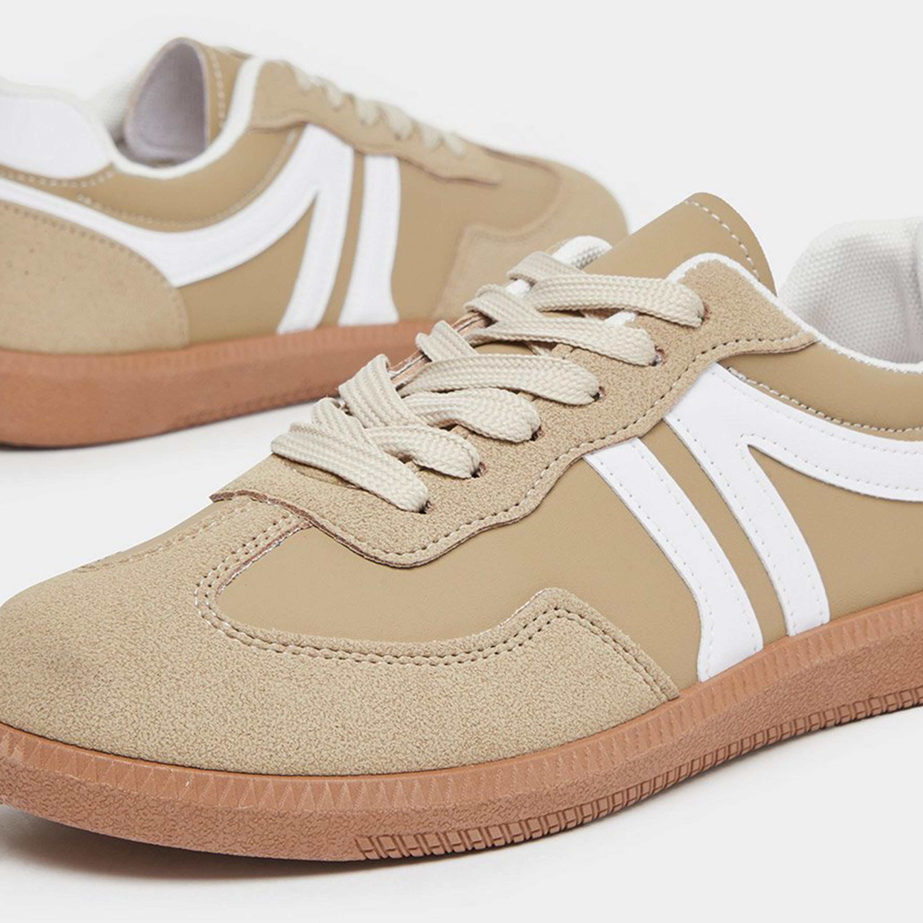 ستايلي - حذاء رياضي مخطط برباط-women-shoes-sneakers-image-4