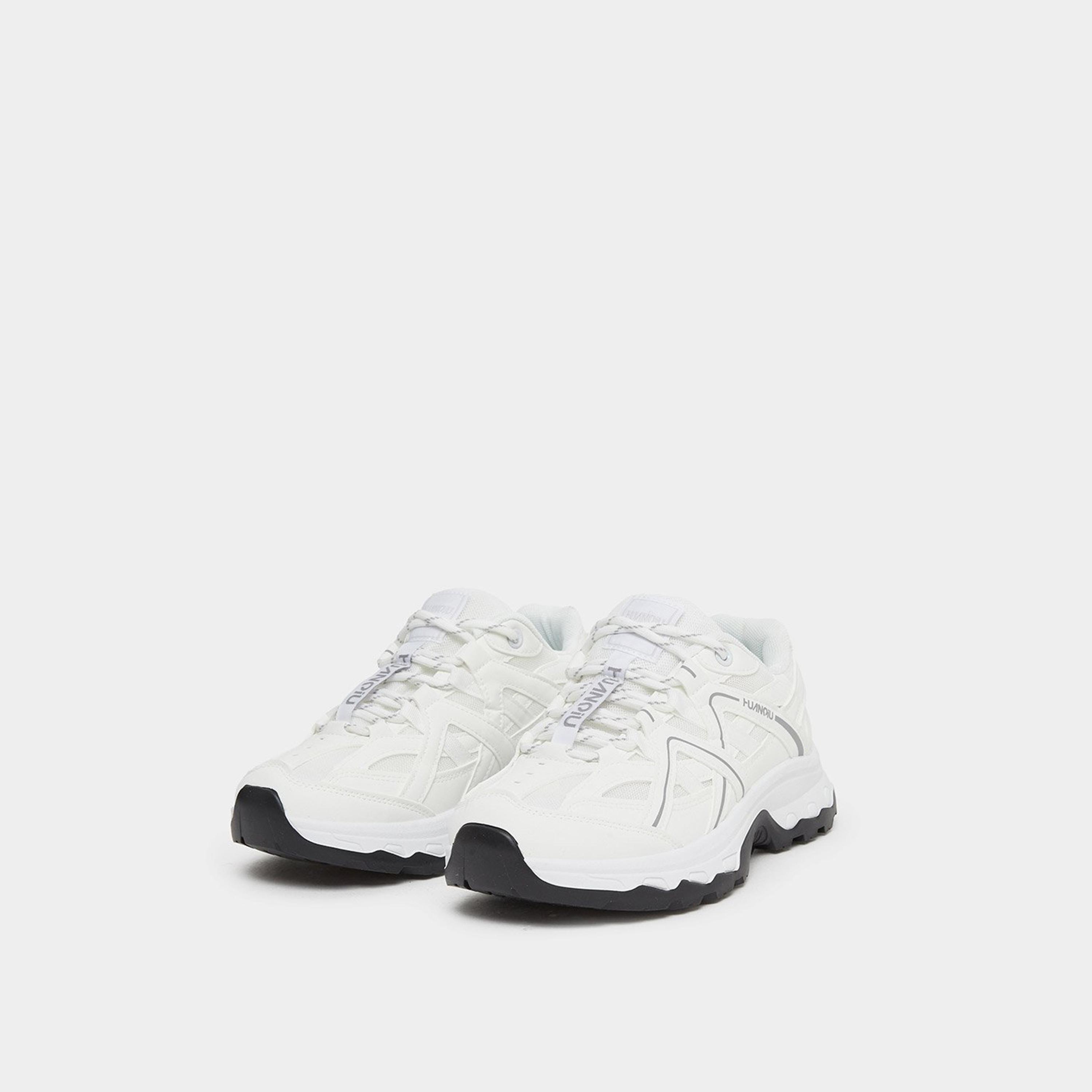 ستايلي - حذاء رياضي أبيض سميك برباط-women-shoes-sneakers-image-1