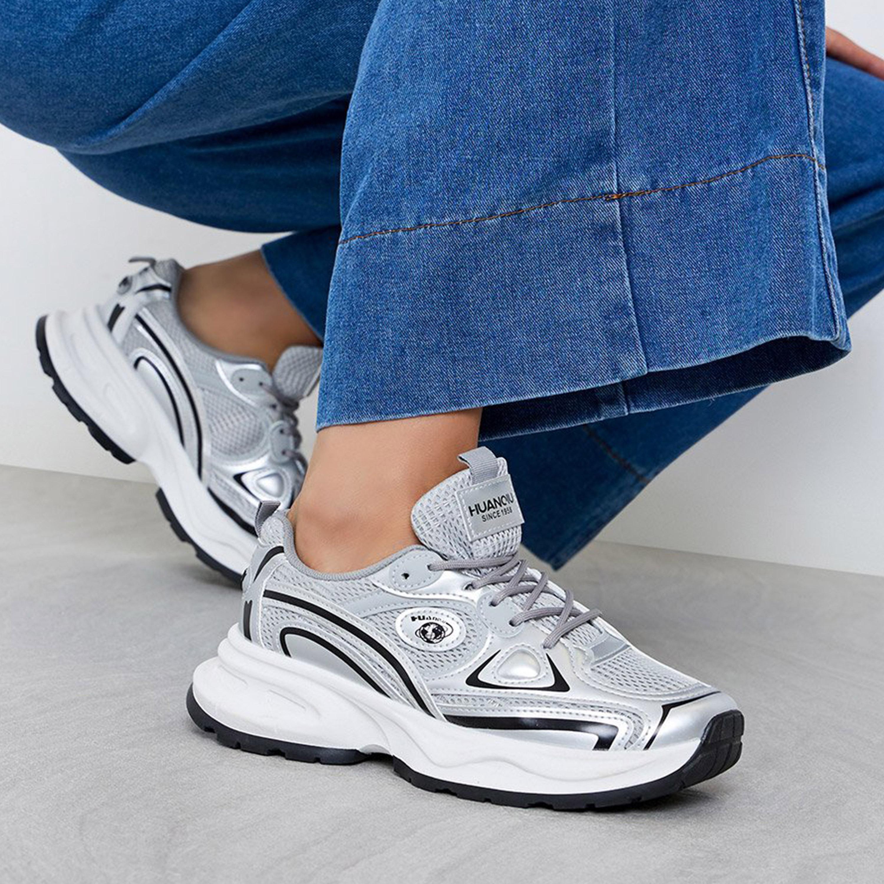 ستايلي - حذاء رياضي فضي معدني سميك-women-shoes-sneakers-image-2