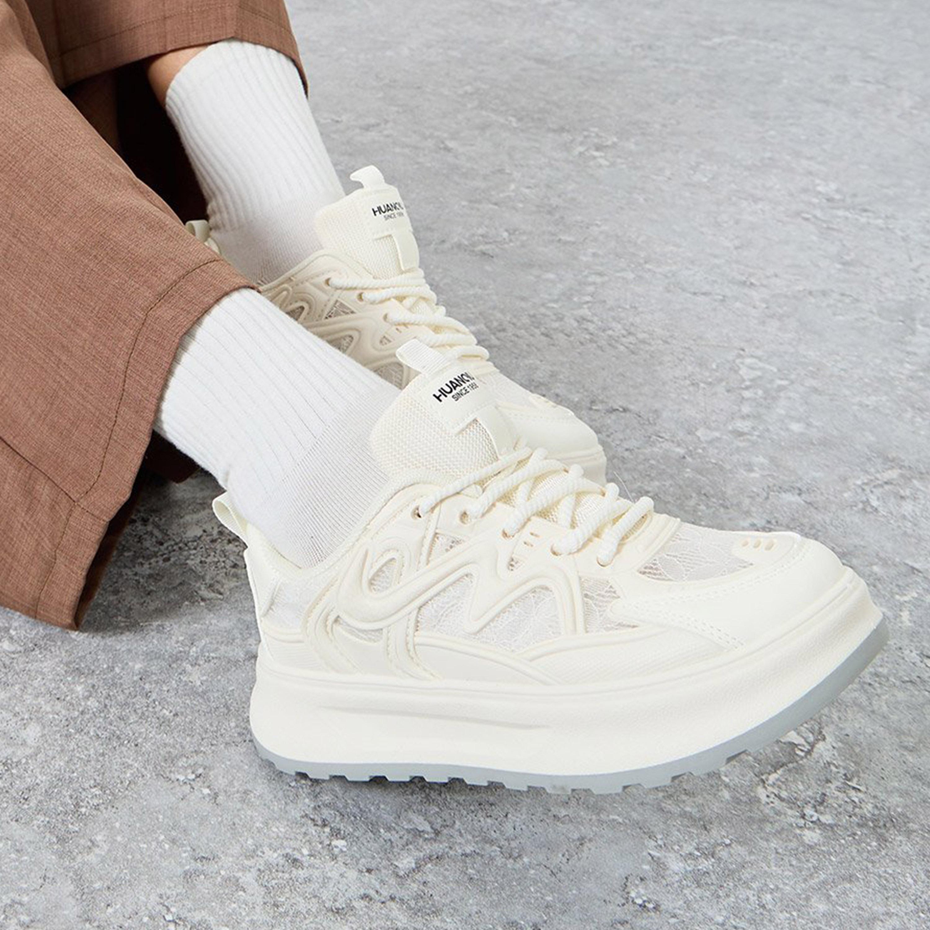 ستايلي - حذاء رياضي بيج سميك برباط-women-shoes-sneakers-image-2