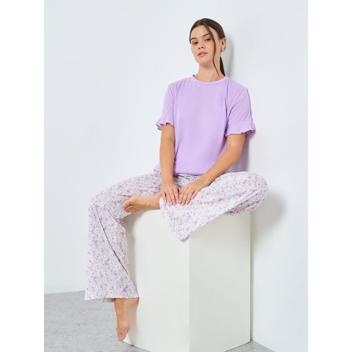طقم من بنطال بيجاما وتيشيرت بأكمام كشكش-women-clothing-nightwear-pyjamas-longsets-image-1