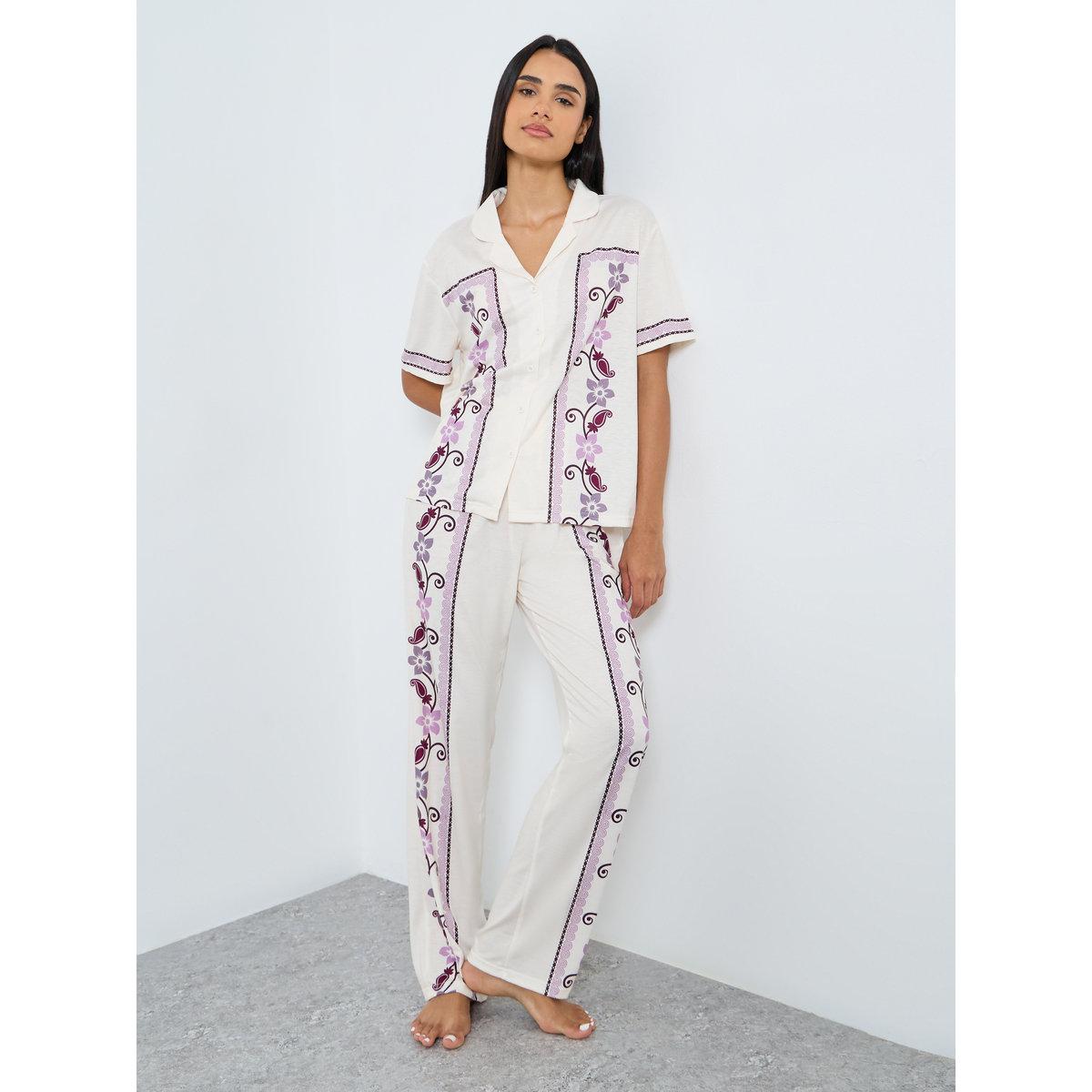 طقم من بنطال بيجاما وبلوزة بطبعة زهور-women-clothing-nightwear-pyjamas-longsets-image-1