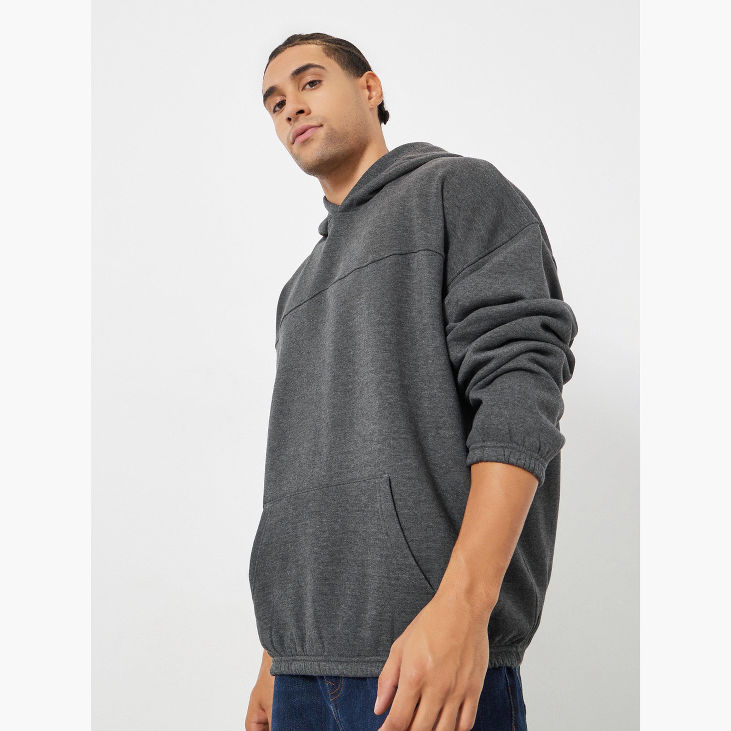 هودي فليس واسع بجيب كانغارو-men-winterwear-hoodiesandsweatshirts-image-1