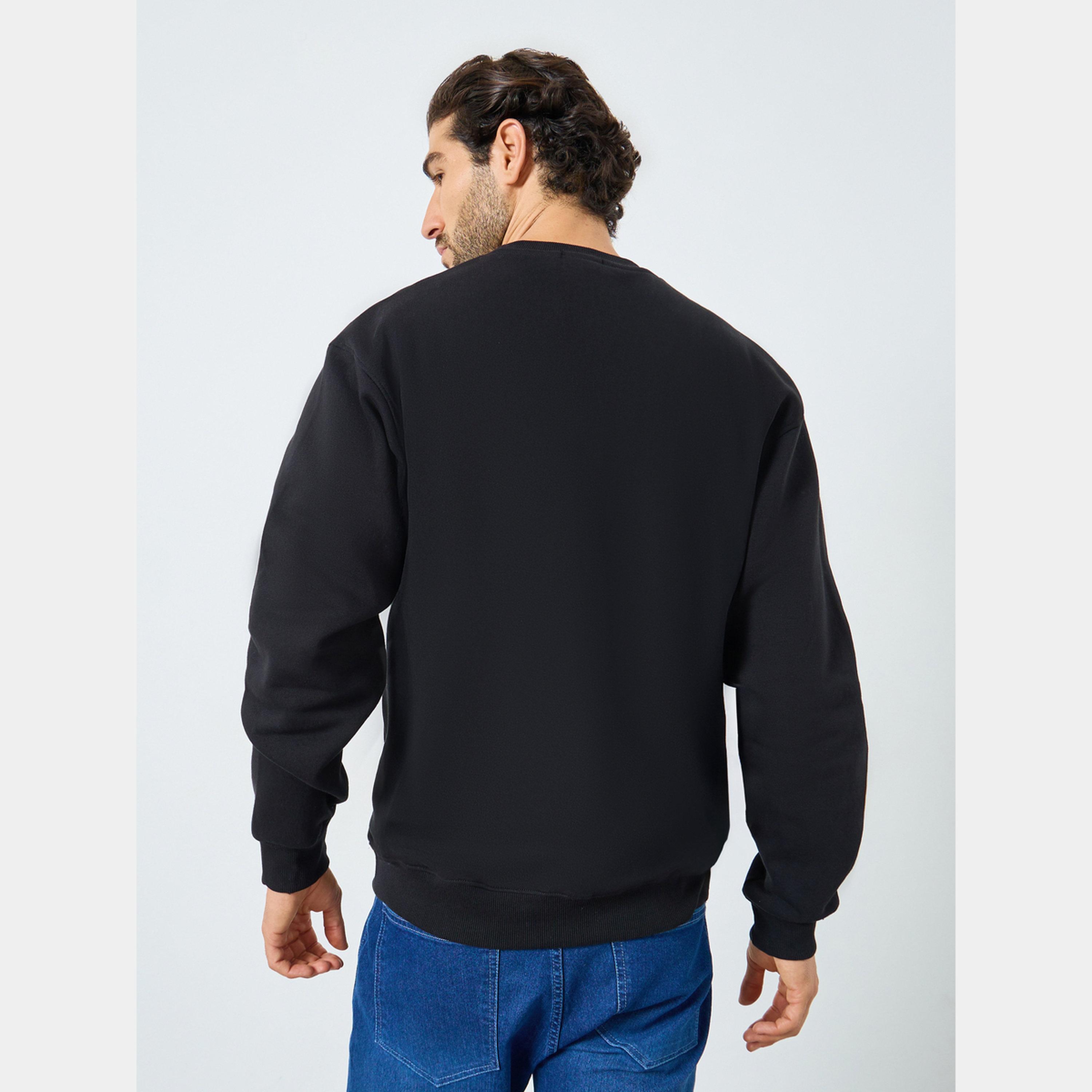 ستايلي - سويت شيرت رجالي بأكمام طويلة ورقبة دائرية وطبعة طوكيو غرافيكية-men-winterwear-hoodiesandsweatshirts-image-5