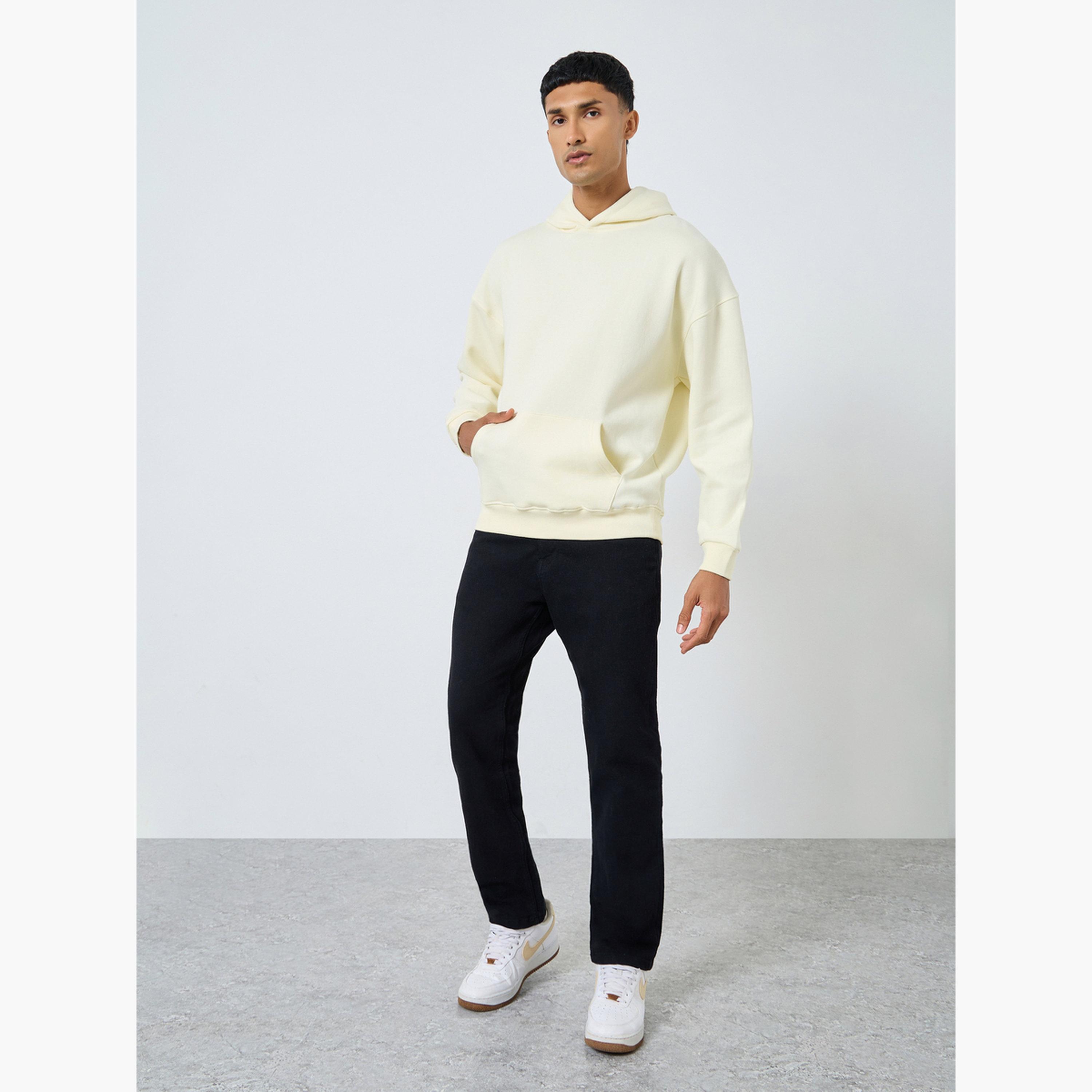 ستايلي - هودي تصميم واسع نقشة شعار كريمي للرجال -men-winterwear-hoodiesandsweatshirts-image-2