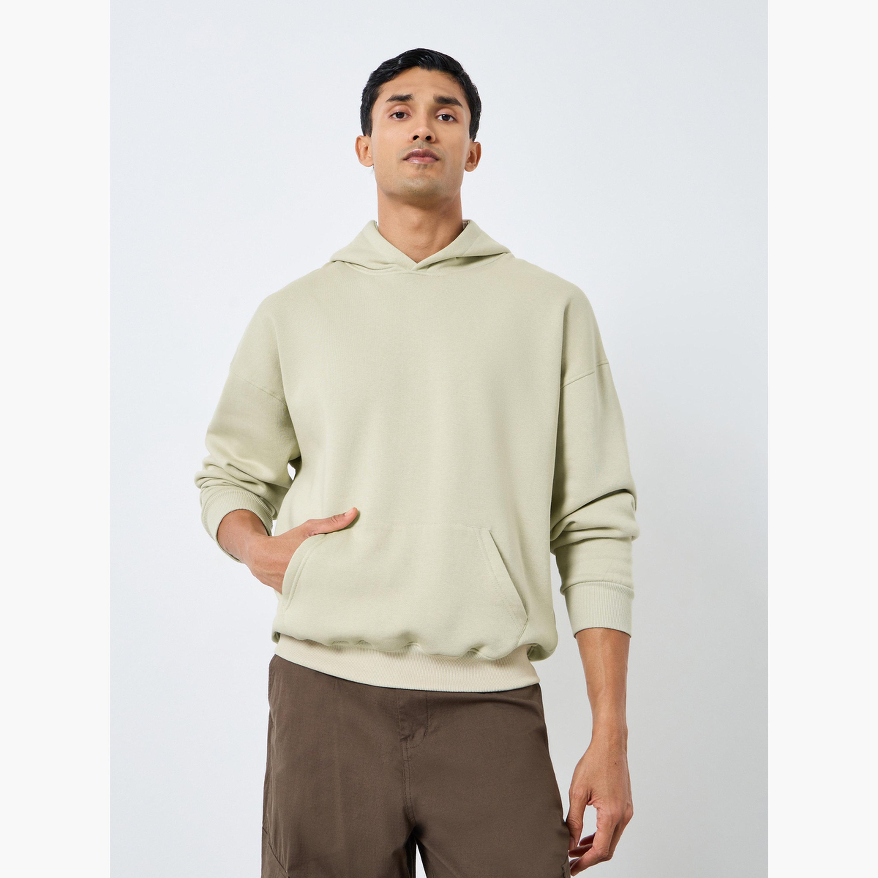 هودي فليس واسع بطبعة كتابة على الظهر-men-winterwear-hoodiesandsweatshirts-image-1