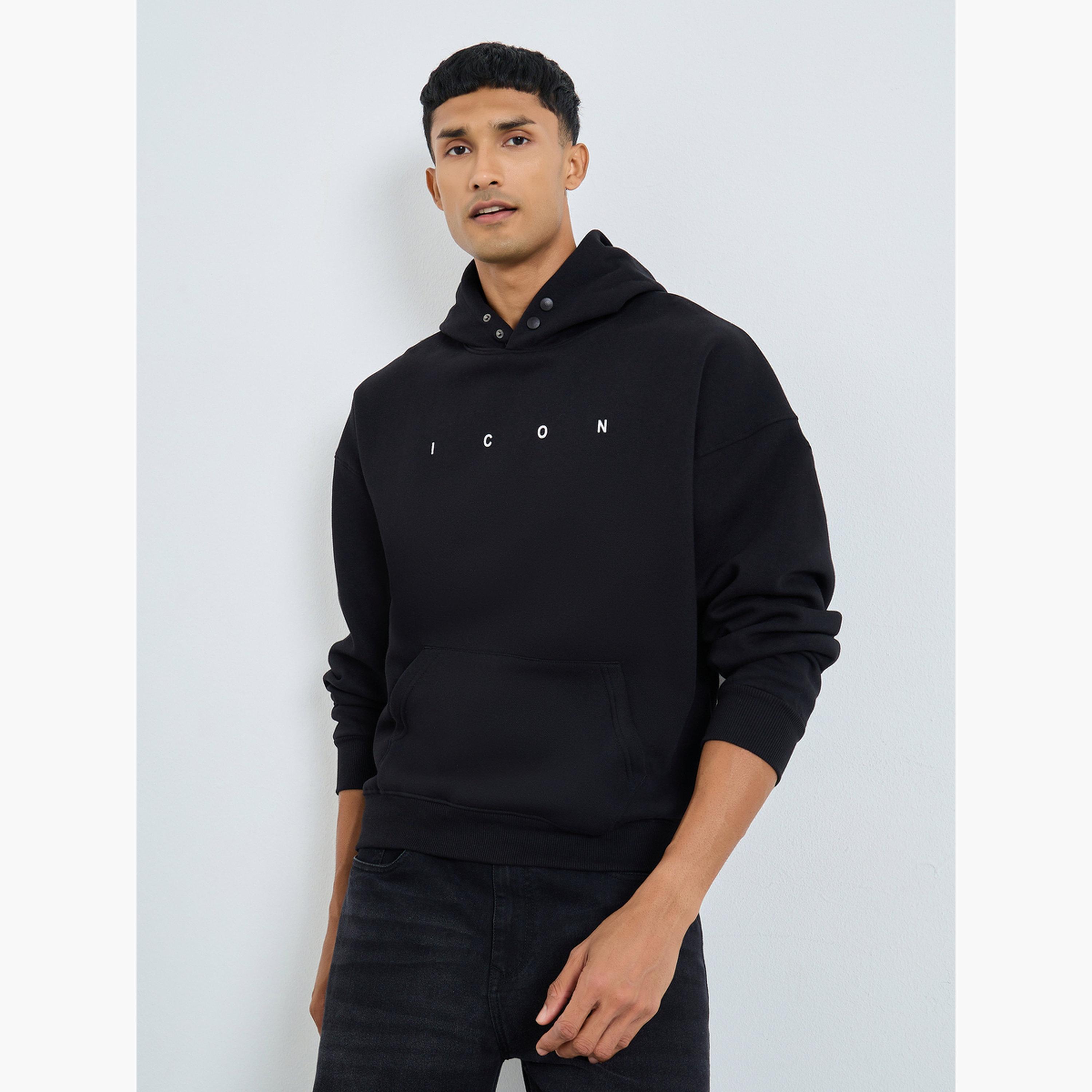 ستايلي - هودي من الصوف نقشة نص تصميم واسع باللون الأسود للرجال -men-winterwear-hoodiesandsweatshirts-image-1