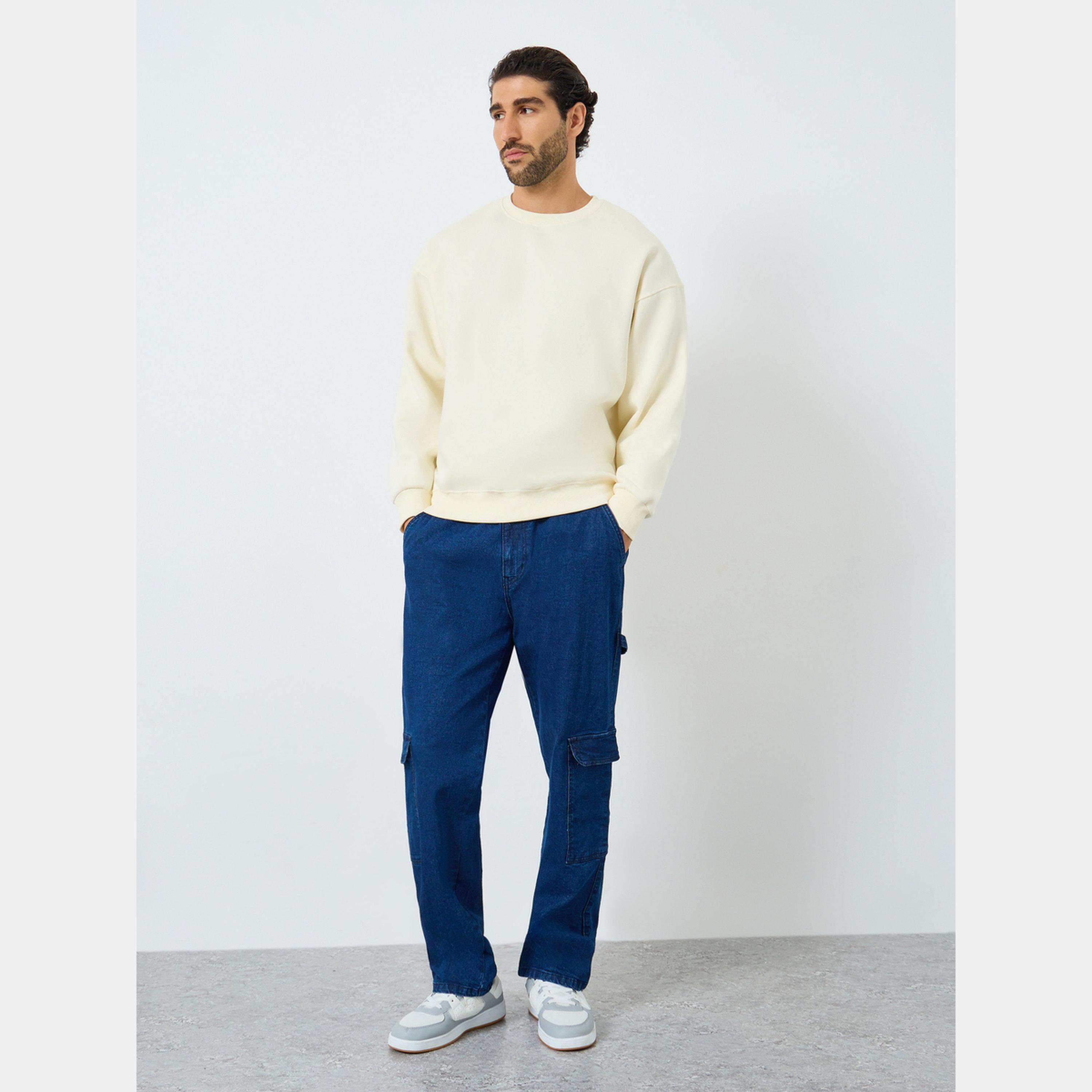 ستايلي - سويت شيرت رجالي بأكمام طويلة ورقبة دائرية مطرزة بشعار-men-winterwear-hoodiesandsweatshirts-image-2