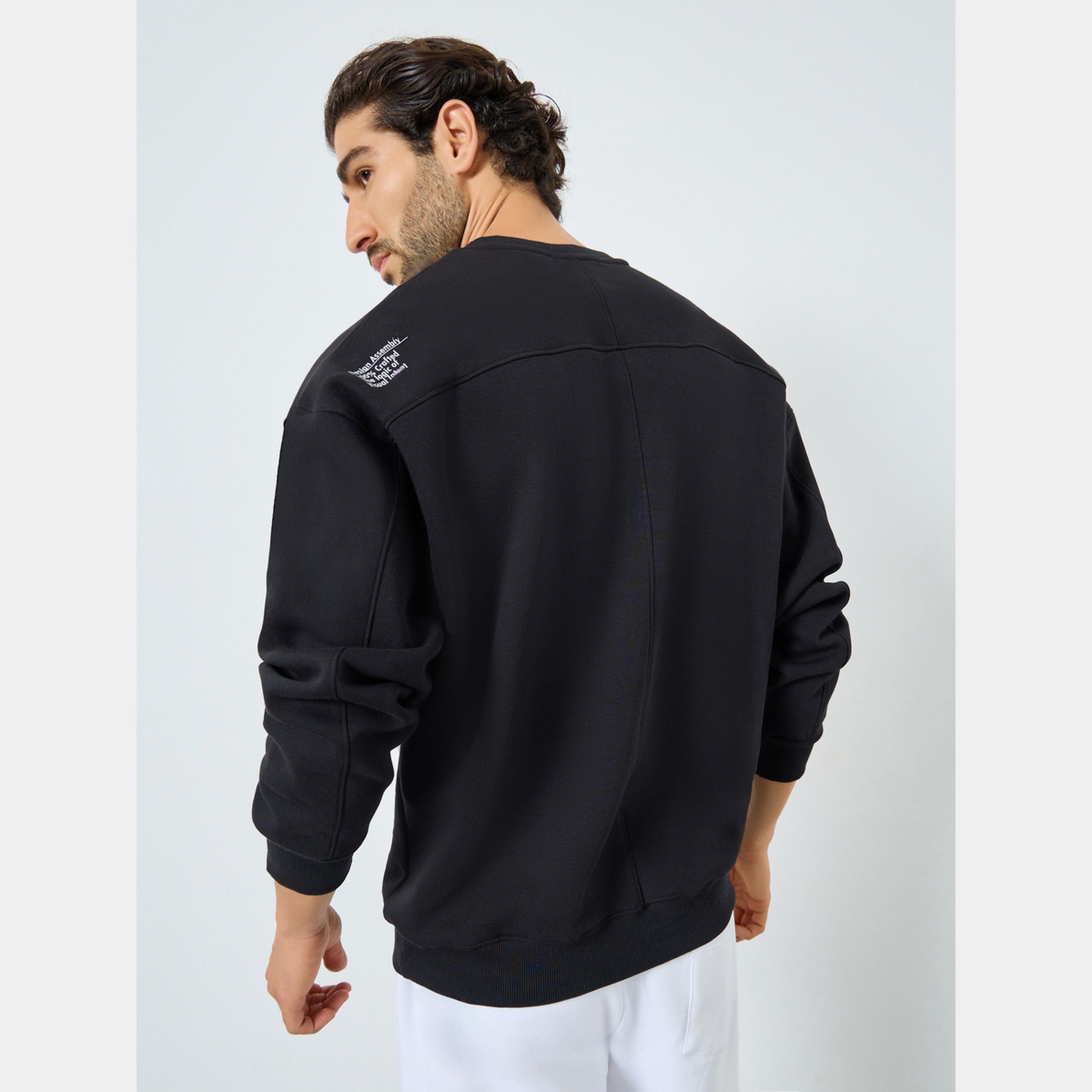 ستايلي - سويت شيرت رجالي صوف بأكمام طويلة وياقة مستديرة وطبعة شعار-men-winterwear-hoodiesandsweatshirts-image-3