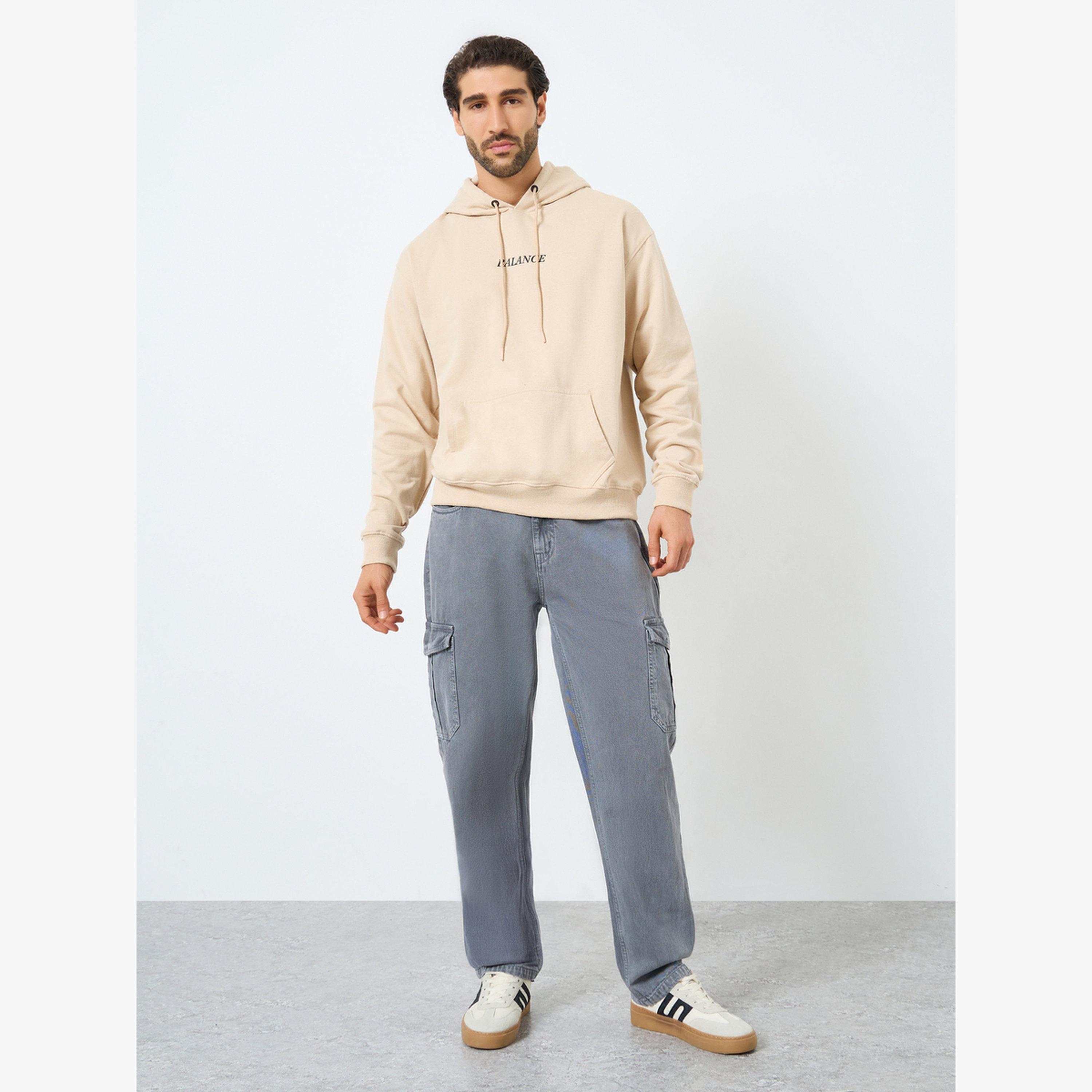 هودي صوف بقصة مريحة بجيوب كانجارو-men-clothing-hoodiesandsweatshirts-image-2