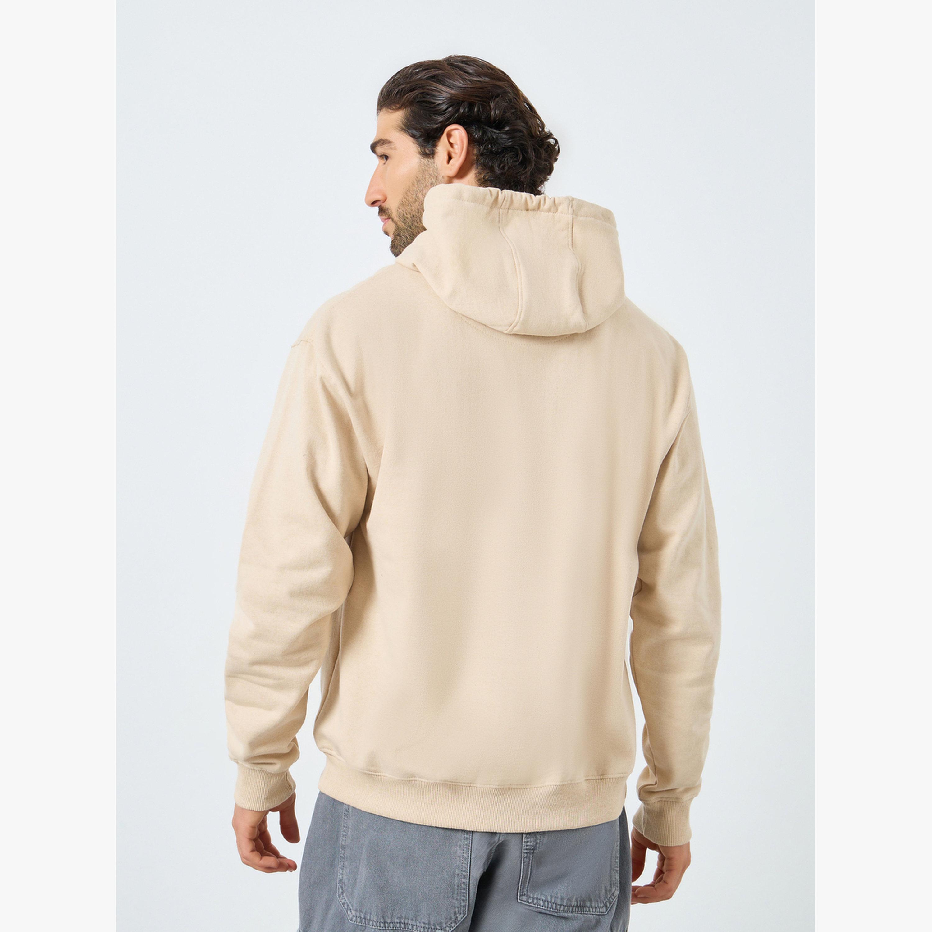 هودي صوف بقصة مريحة بجيوب كانجارو-men-clothing-hoodiesandsweatshirts-image-4