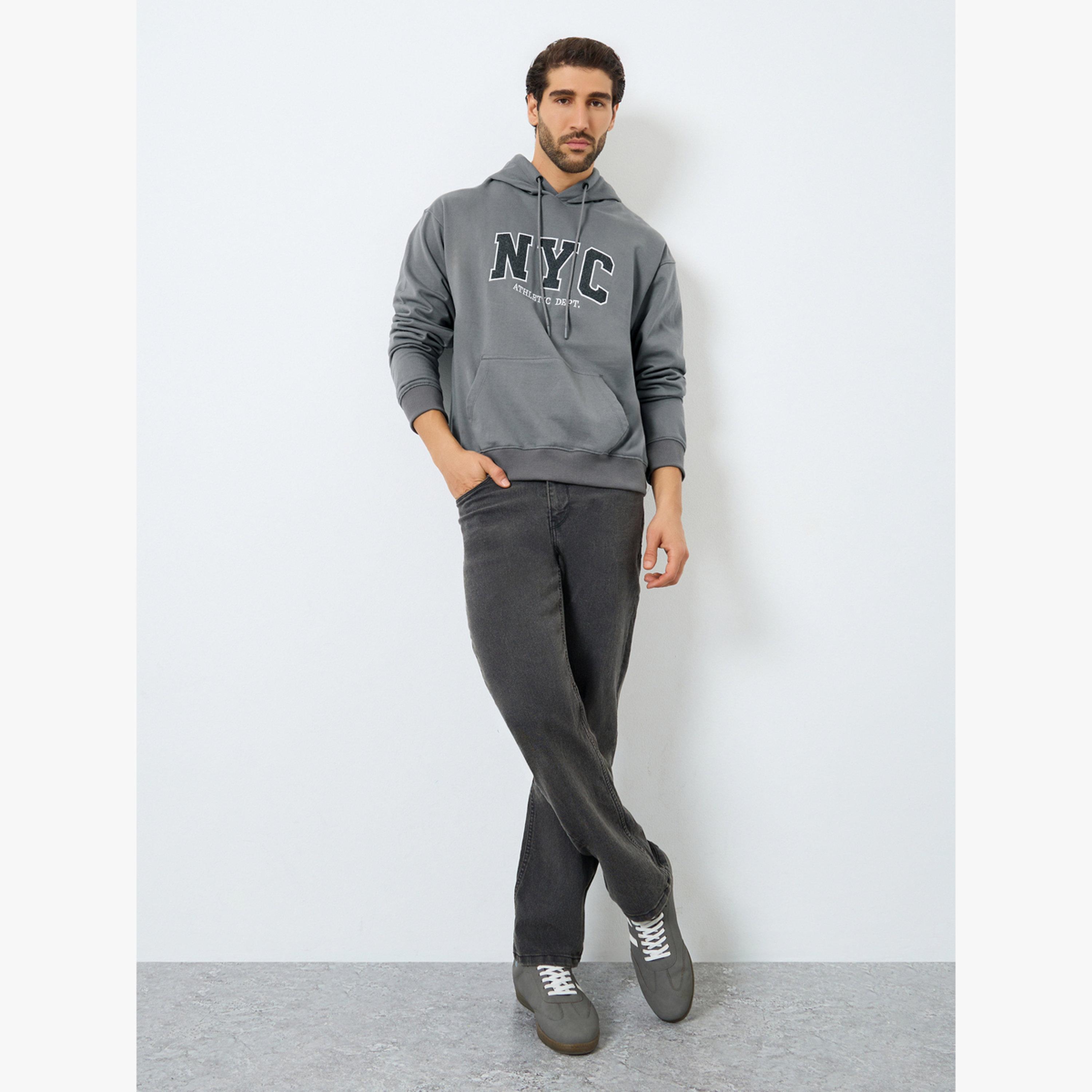 هودي فليس بقصة مريحة وتفاصيل مُطرّزة-men-clothing-hoodiesandsweatshirts-image-2