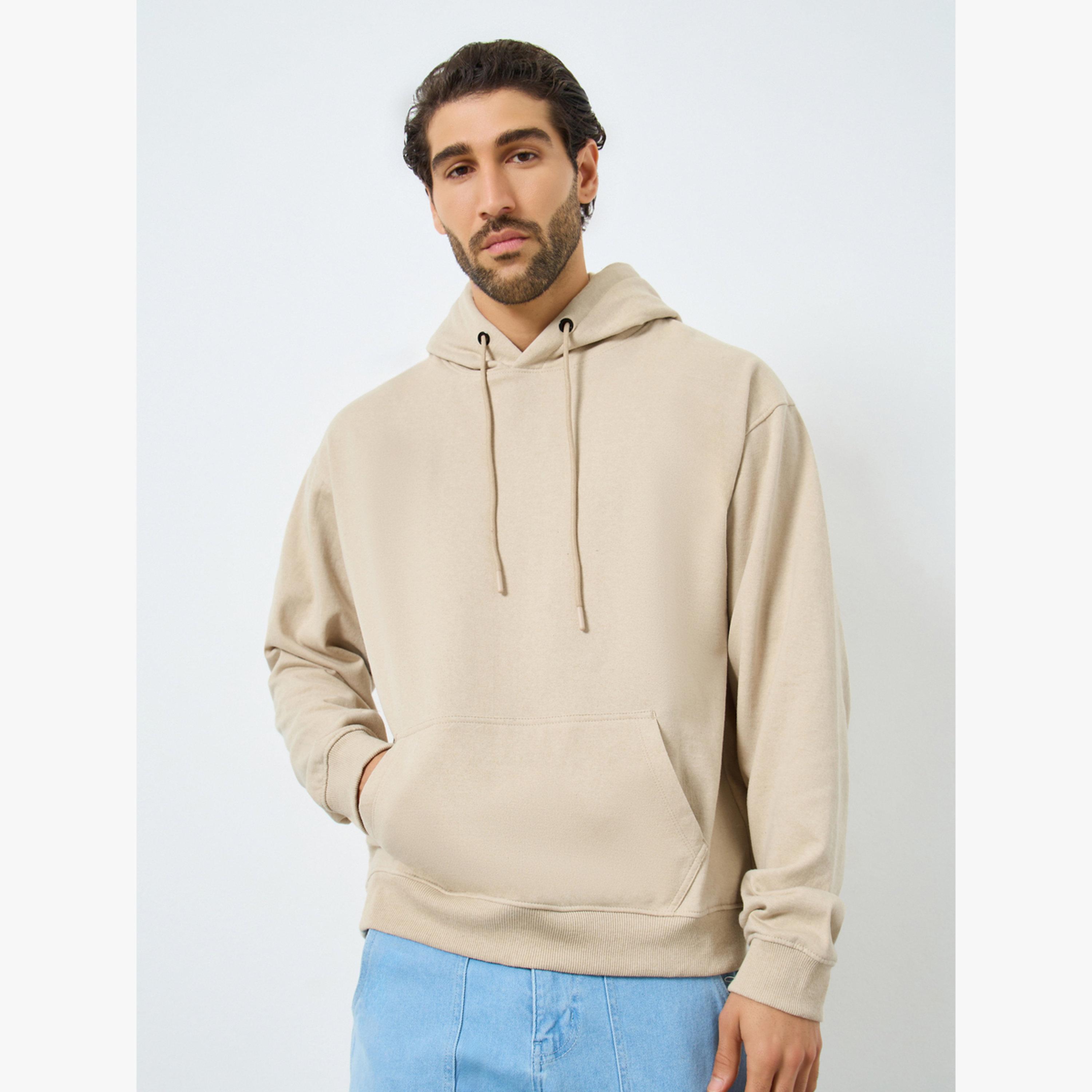 هودي بكتابة بقصة مريحة-men-clothing-hoodiesandsweatshirts-image-1