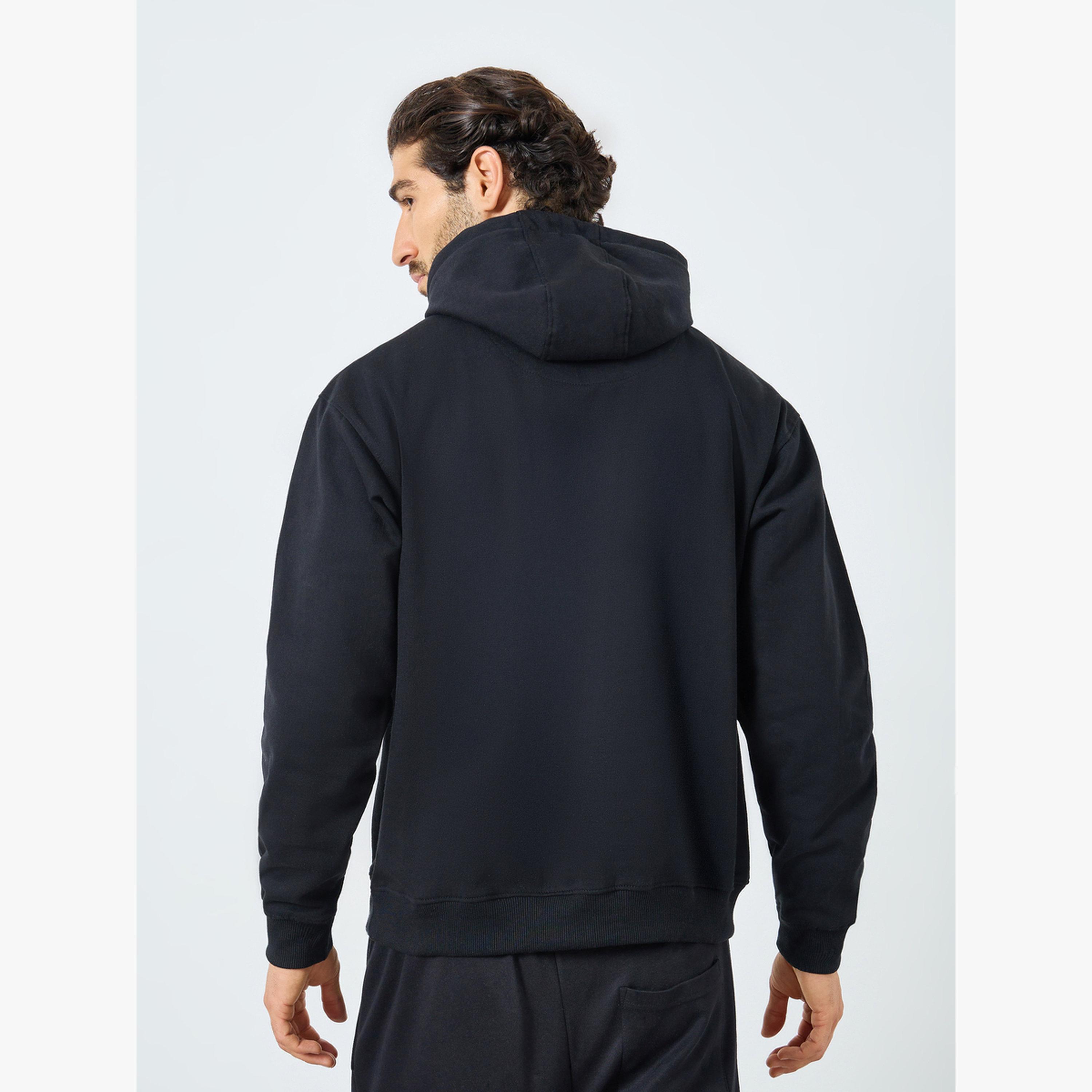 هودي فليس بقصة مريحة وطبعة نافرة-men-clothing-hoodiesandsweatshirts-image-5