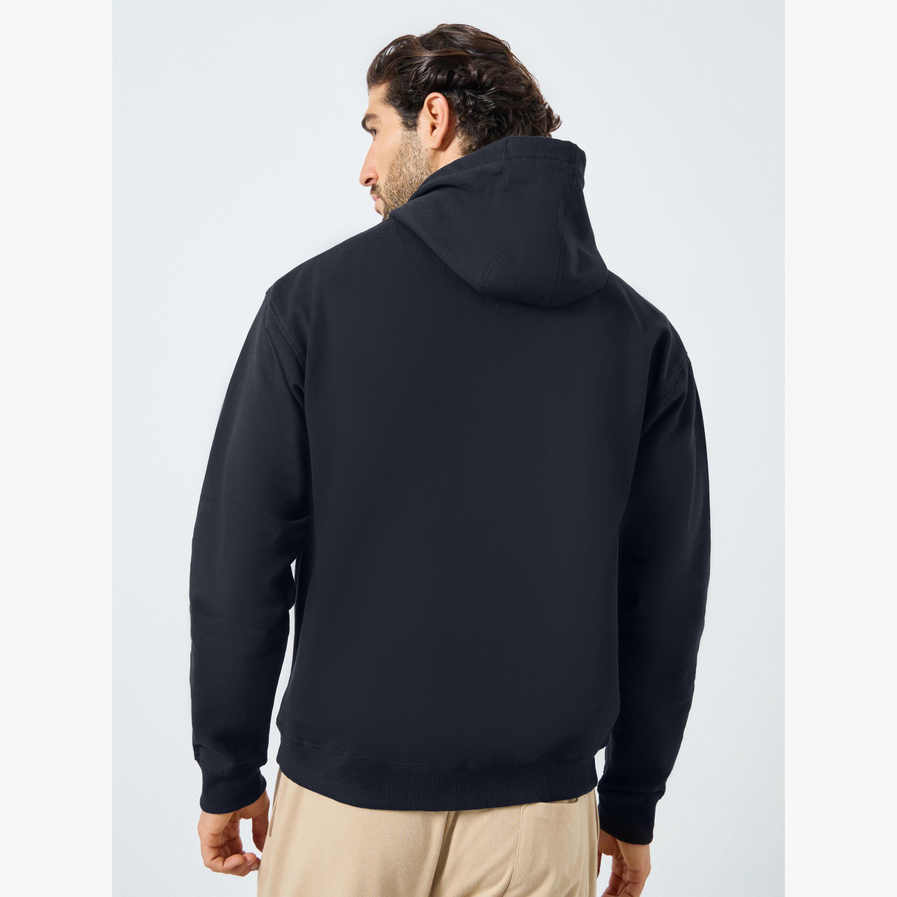 سويت شيرت فليس بقصة مريحة وتفاصيل بارزة من الأمام-men-clothing-hoodiesandsweatshirts-image-4
