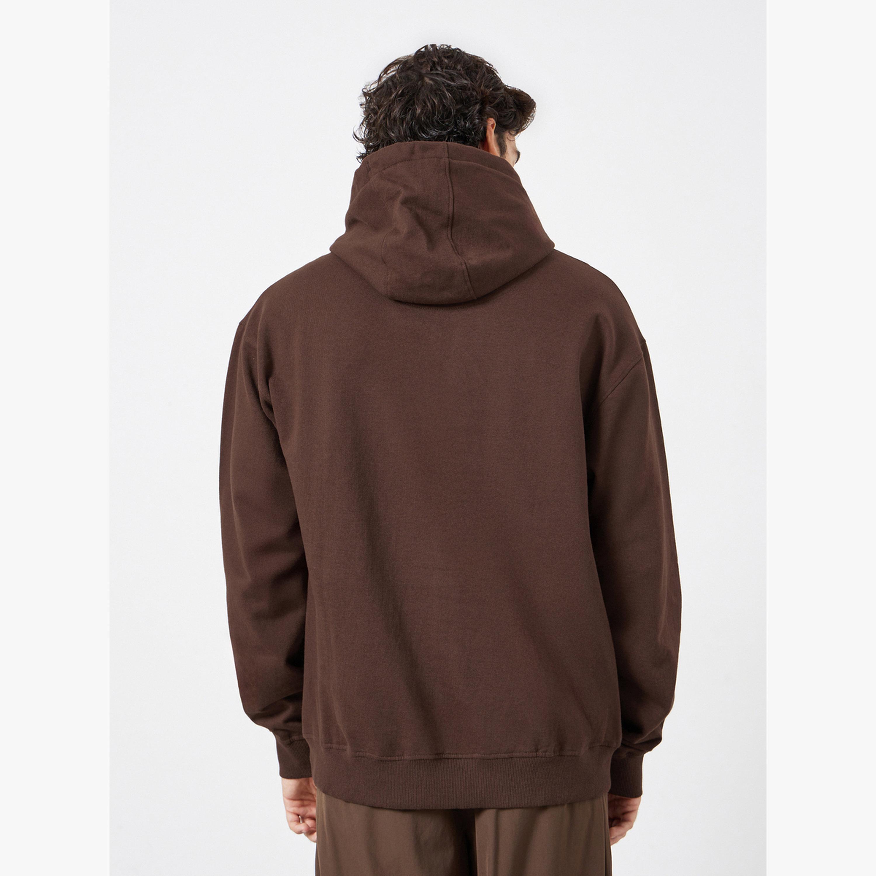 هودي صوف مطبوع بقصة مريحة-men-clothing-hoodiesandsweatshirts-image-5