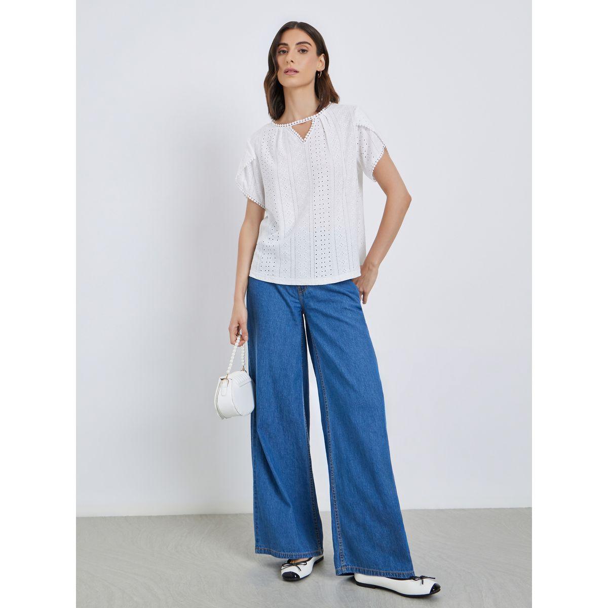 بلوزة بأكمام قصيرة وتفاصيل فتحات-women-clothing-shirtsandblouses-blouses-image-2