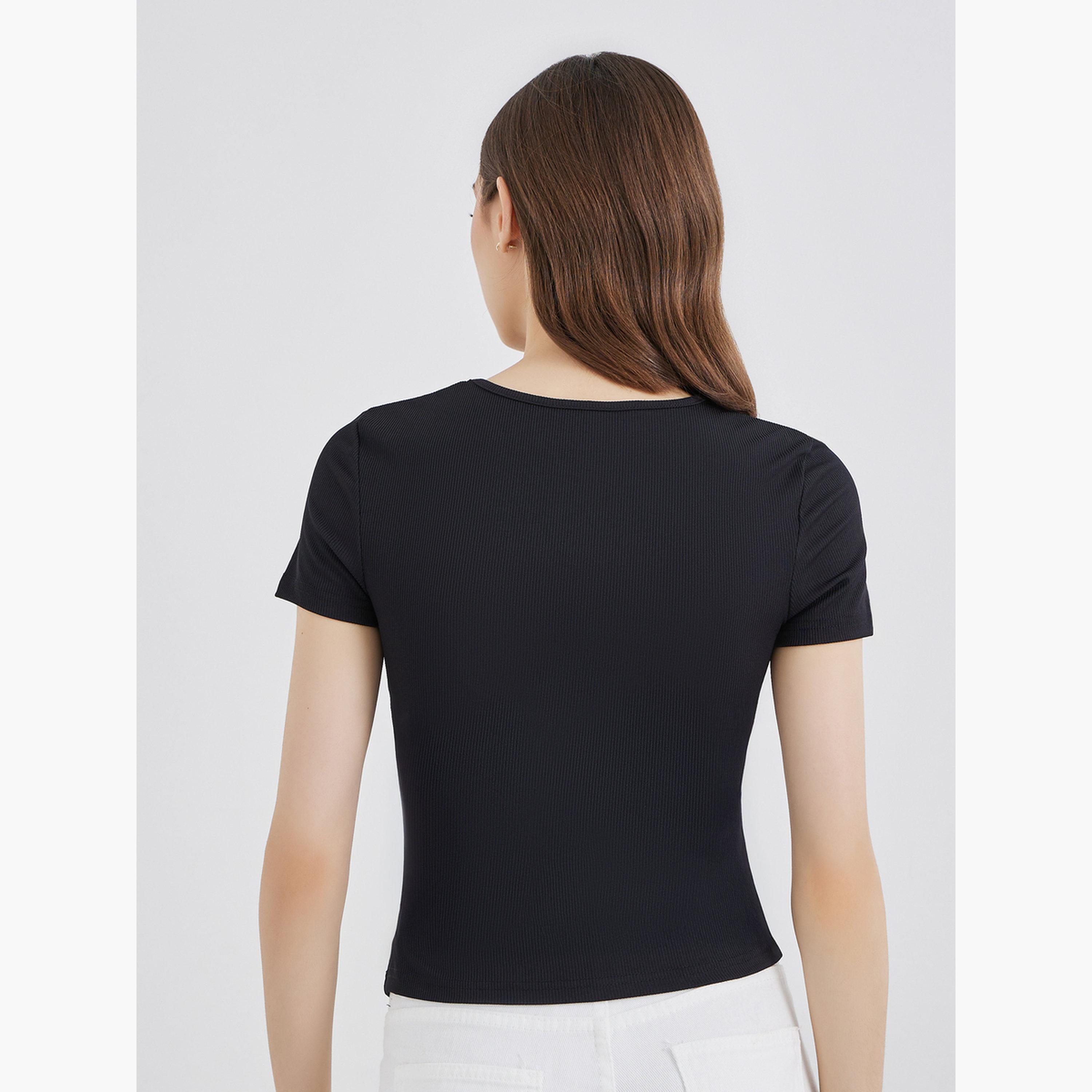 تيك تو - تي شيرت نسائي أسود ملائم برقبة دائرية-women-clothing-tshirts-image-4