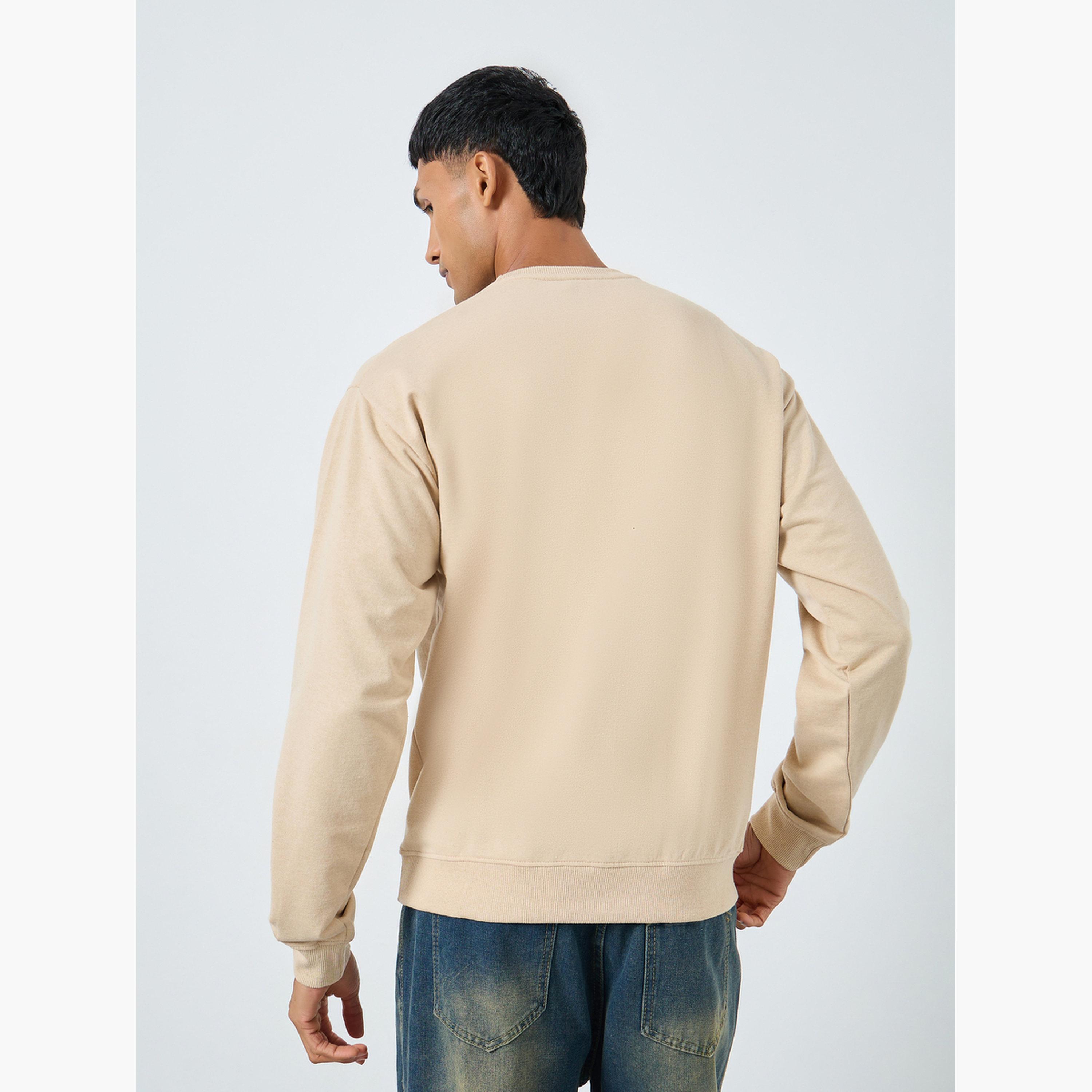 ستايلي - سويت شيرت مريح نقشة شعار لون أوف وايت للرجال -men-winterwear-hoodiesandsweatshirts-image-3