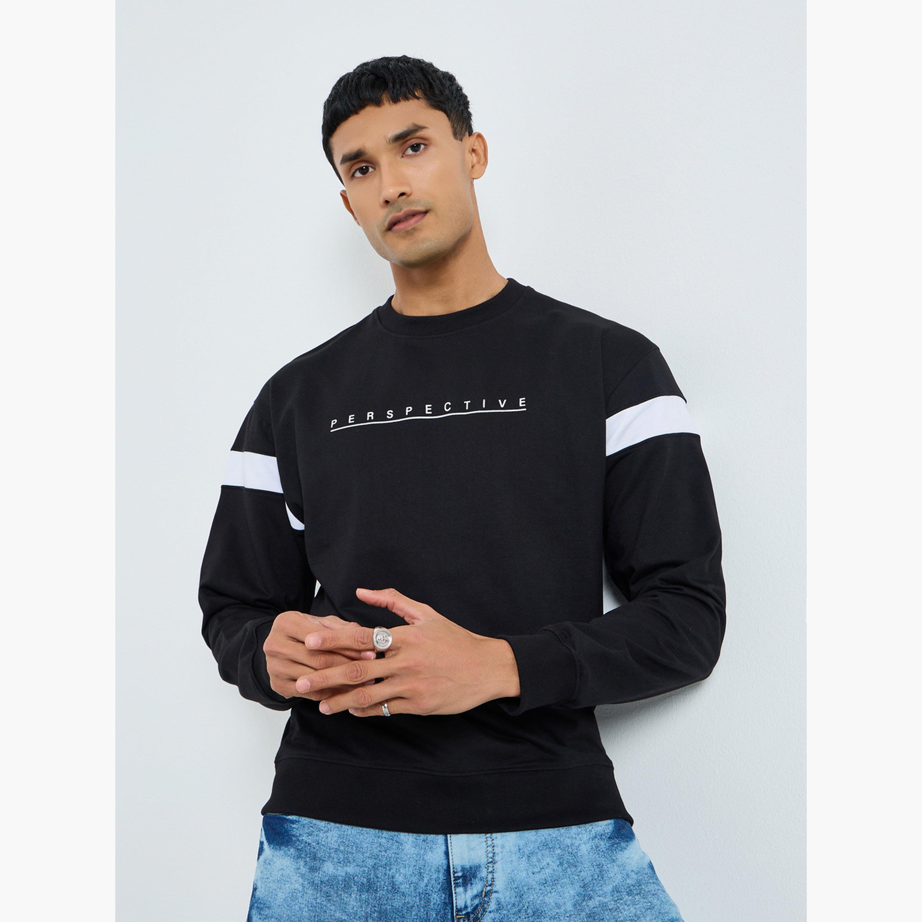 سويت شيرت تيري بطبعة شعار-men-winterwear-hoodiesandsweatshirts-image-1